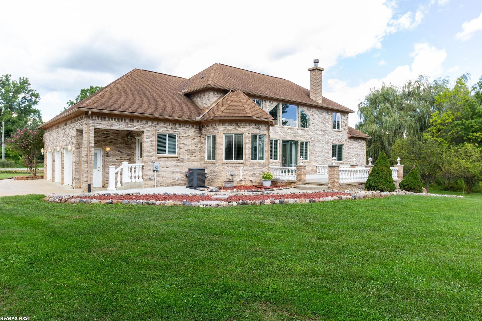 400 E Romeo Road, Oakland, MI, 48363