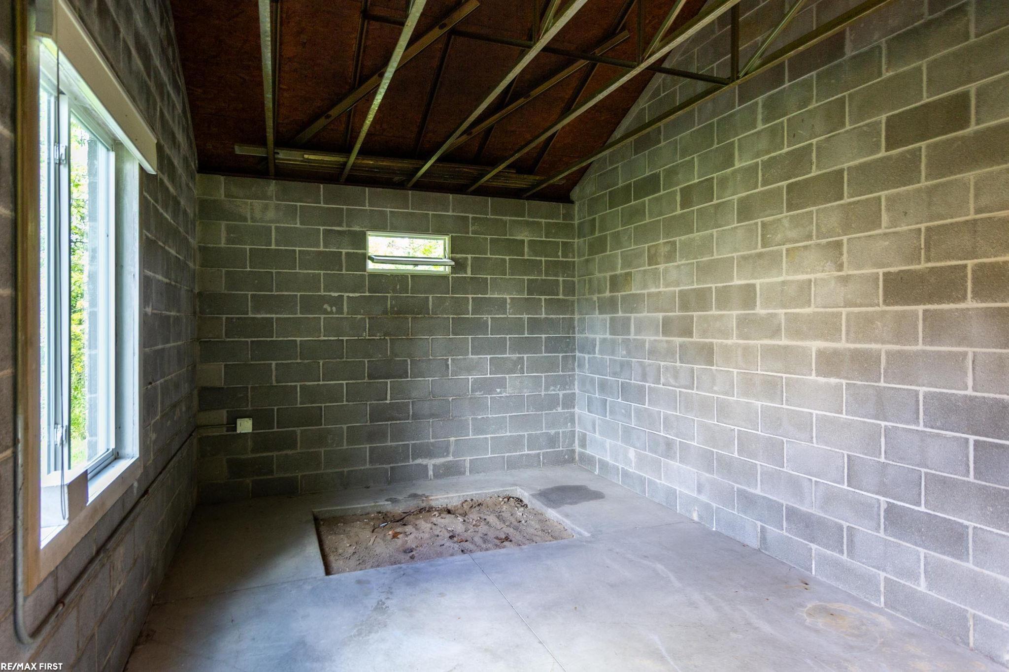 400 E Romeo Road, Oakland, MI, 48363