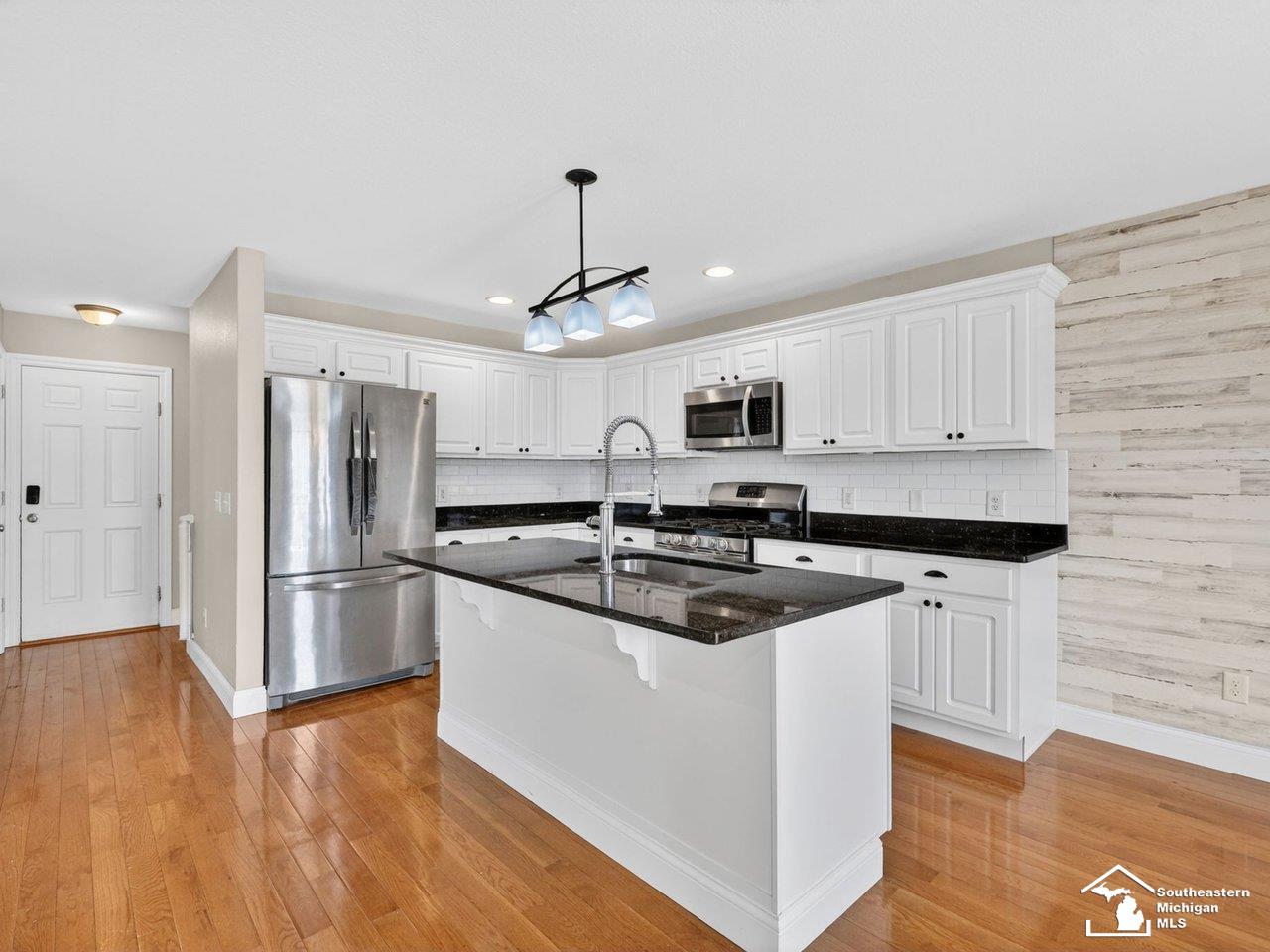 Temperance, MI, 48182