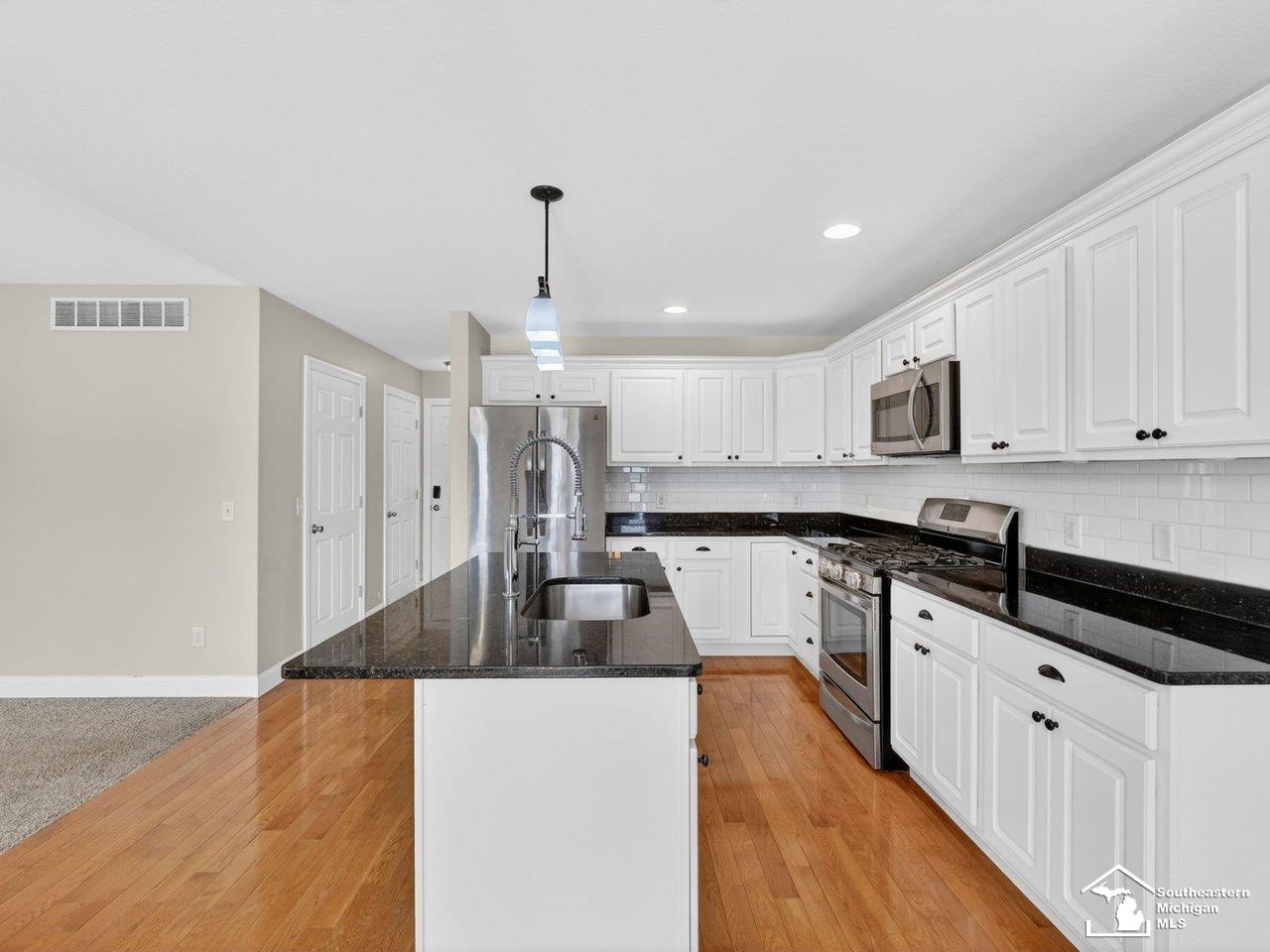 Temperance, MI, 48182