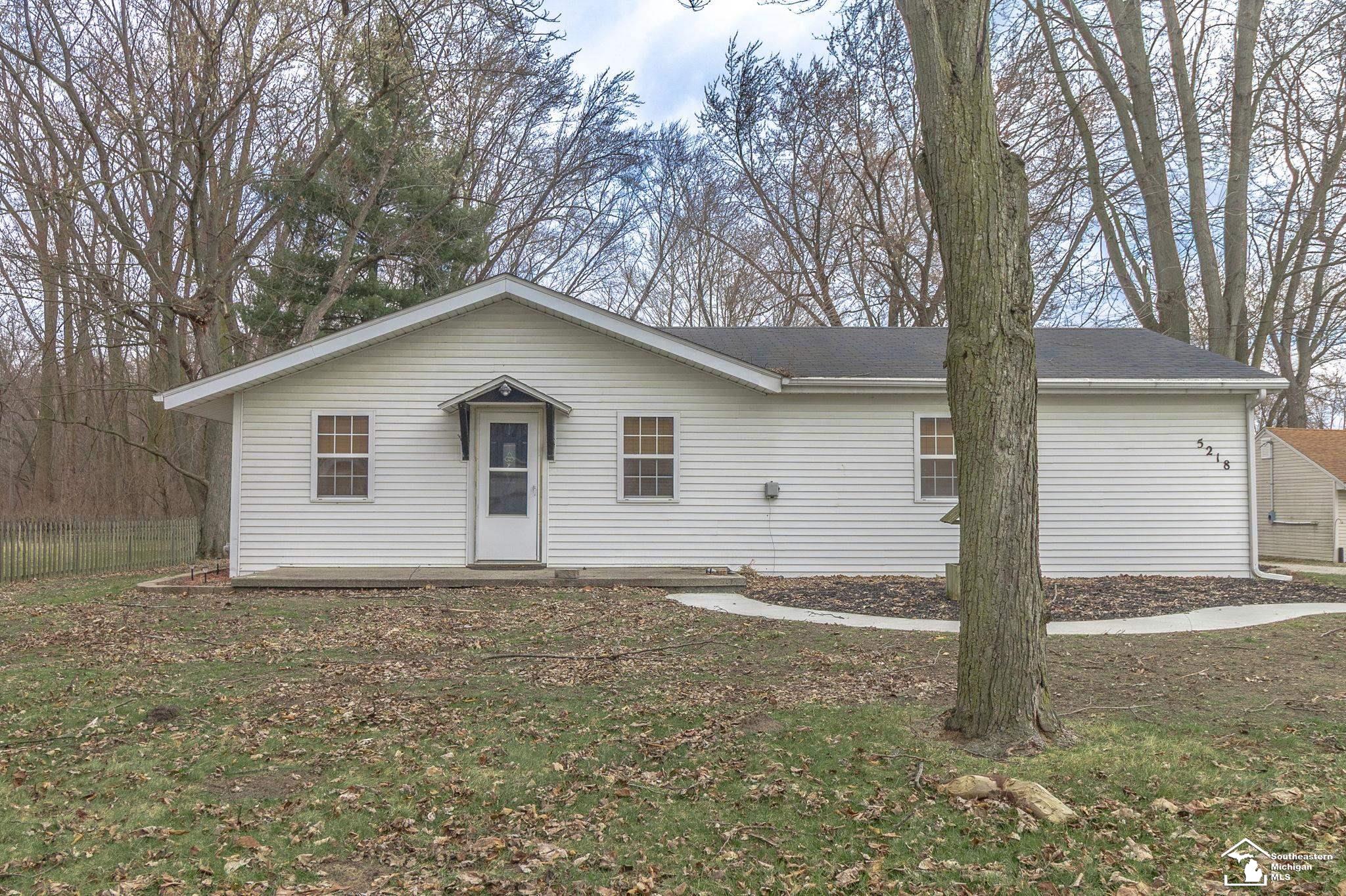 Homes for sale in Ottawa Lake, MI | 5218 Consear Rd, Ottawa Lake, MI 49267 | MLS# 50201539