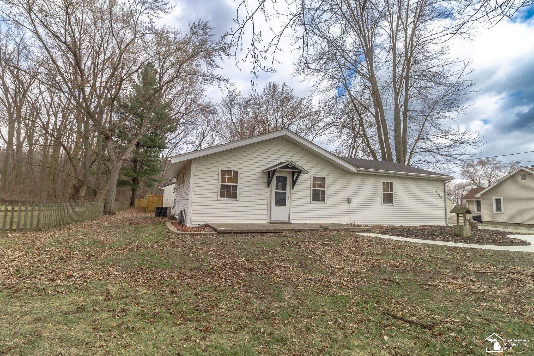 Homes for sale in Ottawa Lake, MI | 5218 Consear Rd, Ottawa Lake, MI 49267 | MLS# 50201539