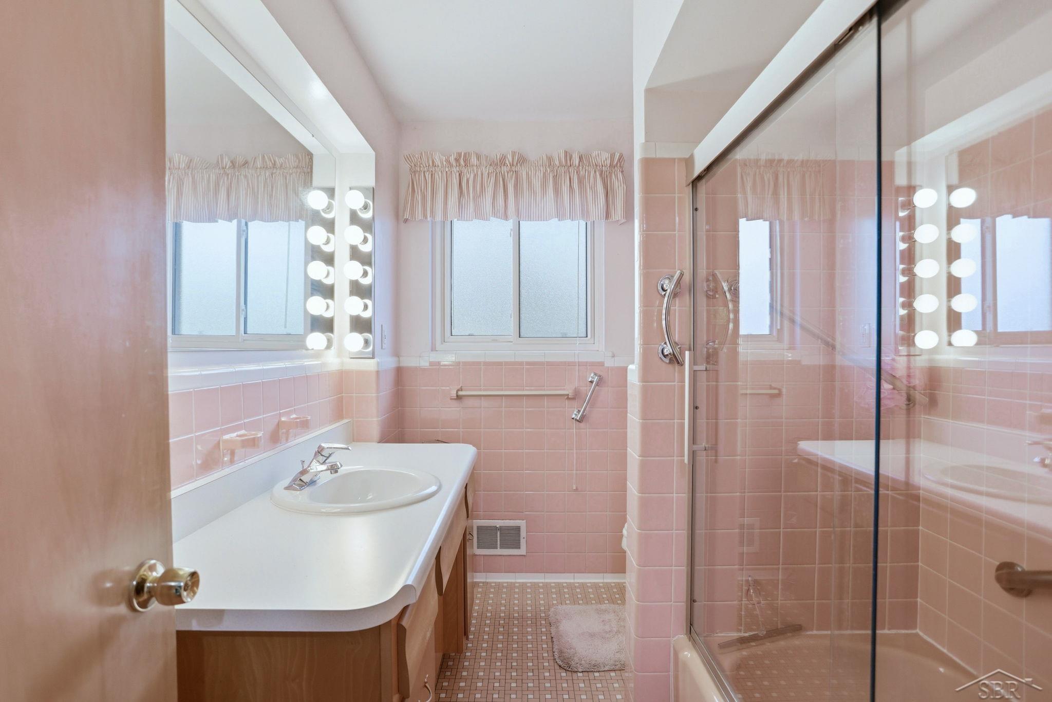 4975 Henry Drive, Saginaw, MI, 48638