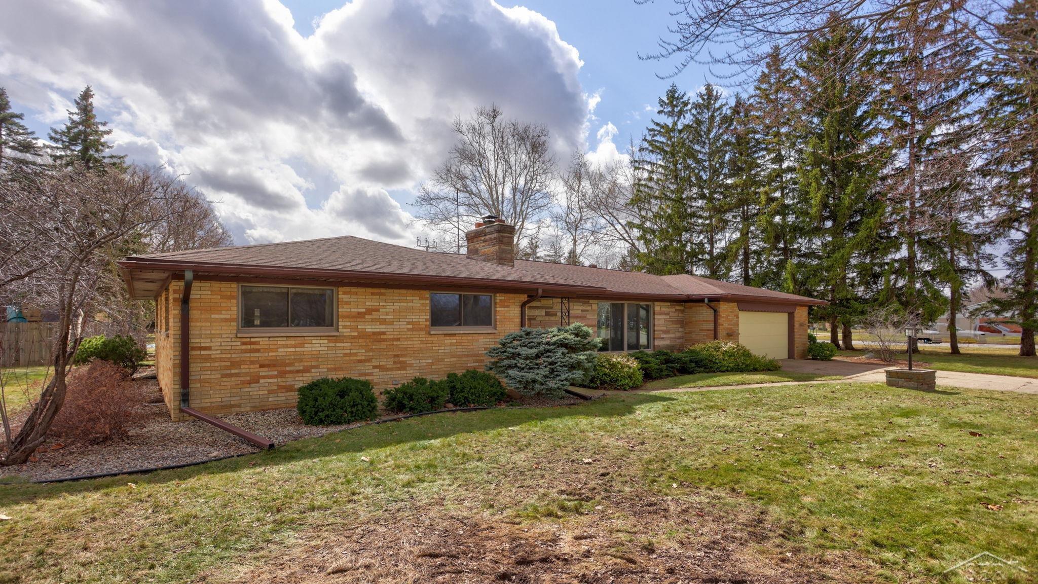 4975 Henry Drive, Saginaw, MI, 48638