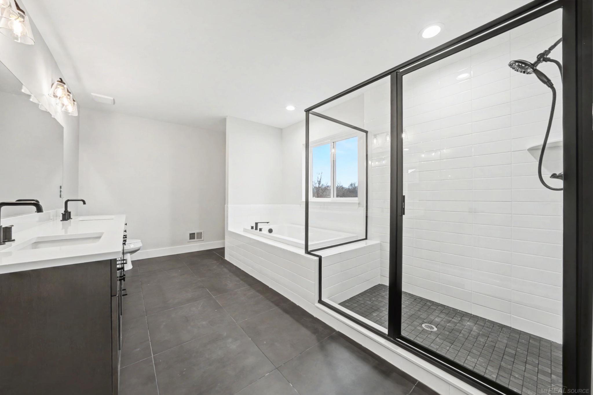 14635 Glenshire Drive, Sterling Heights, MI, 48312