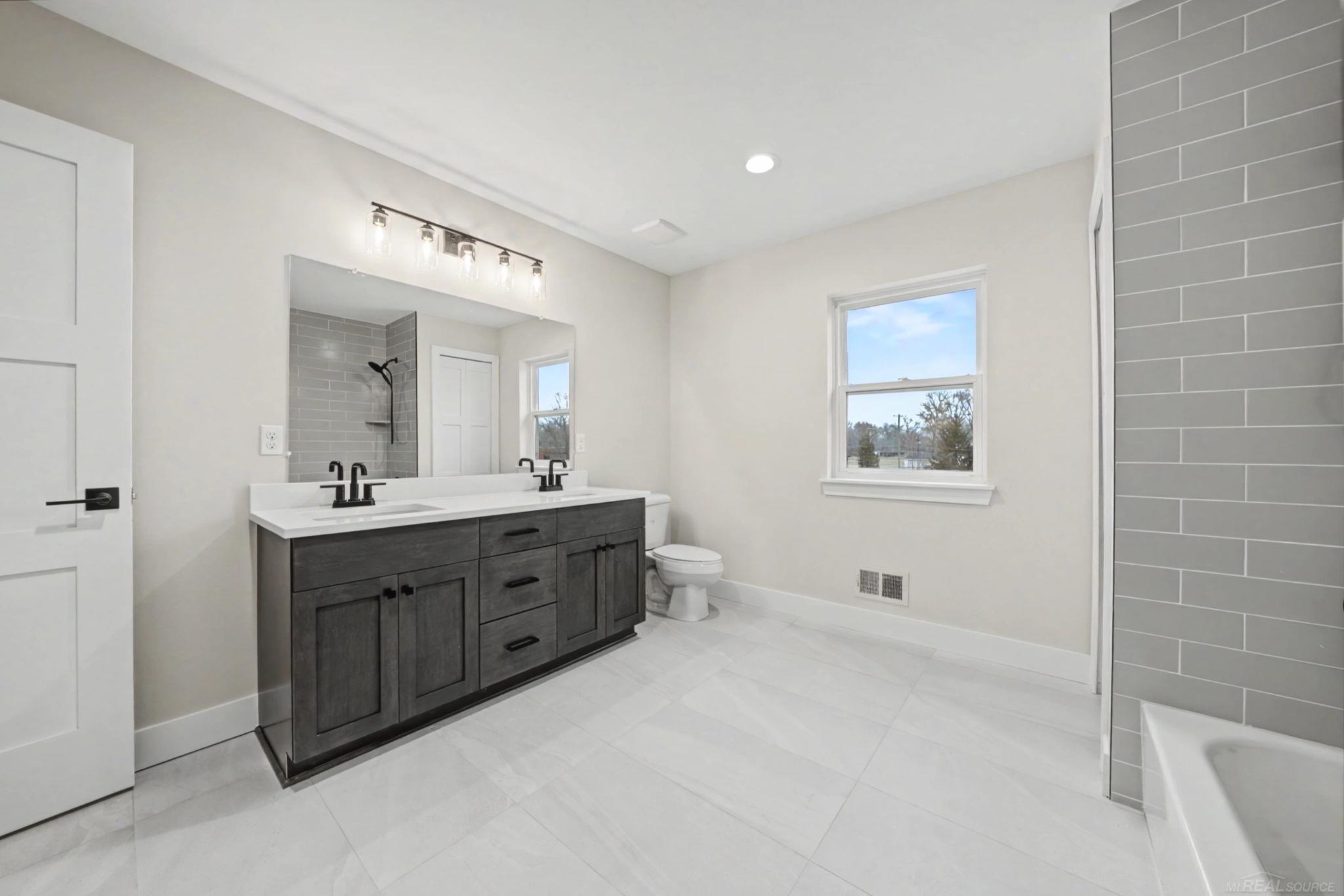 14635 Glenshire Drive, Sterling Heights, MI, 48312