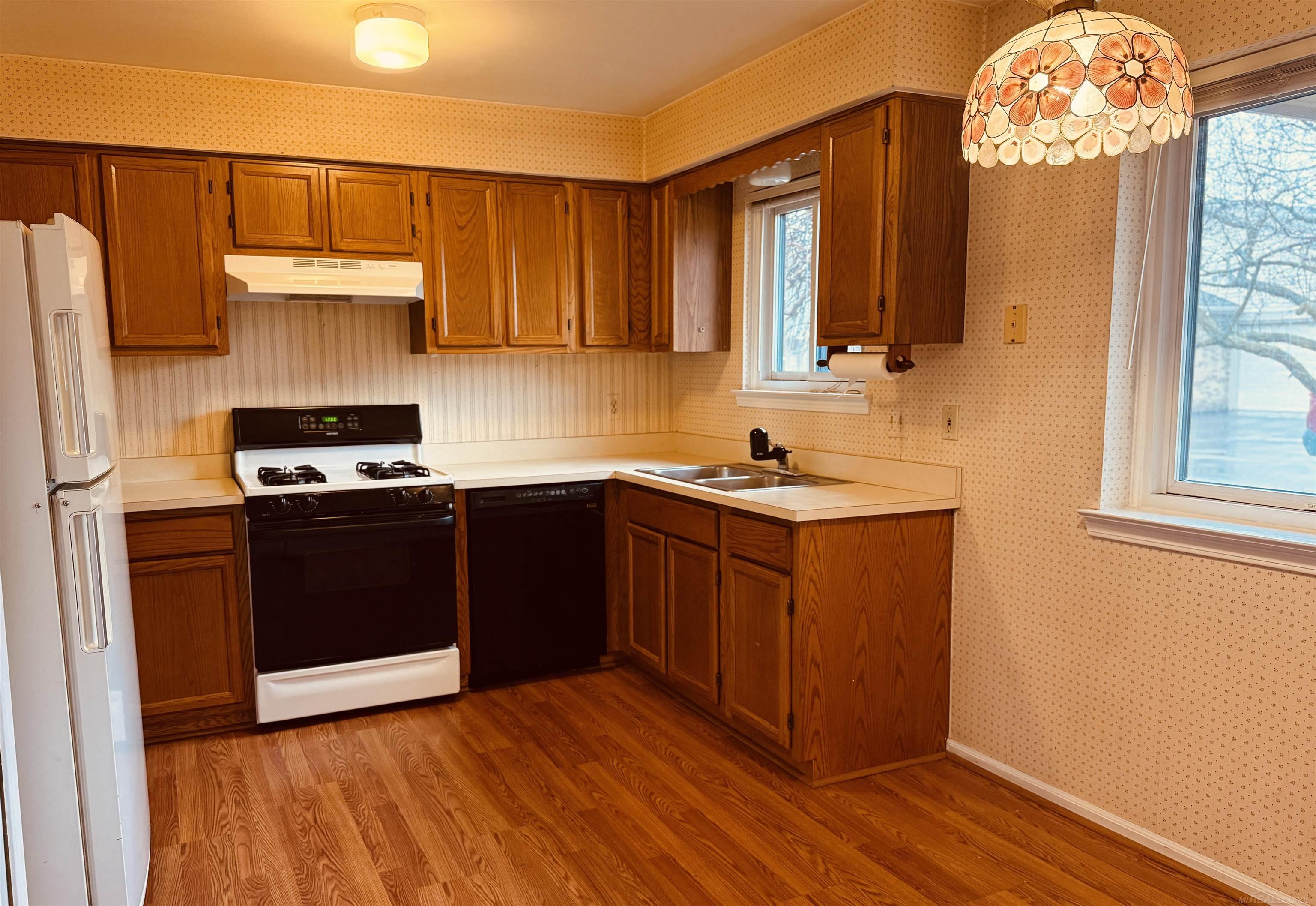 32806 Harmon Court, Roseville, MI, 48066