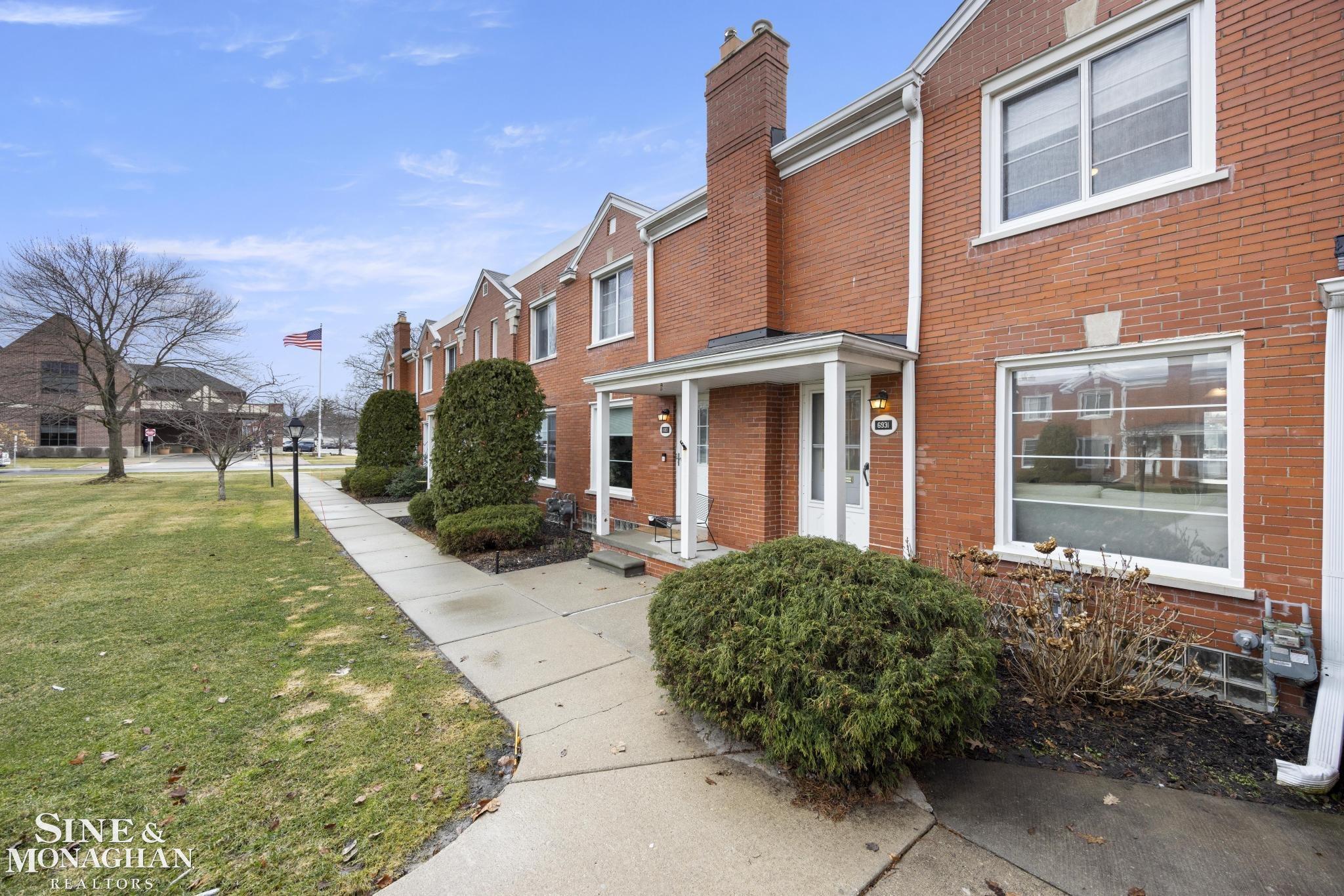 693 1/2 Saint Clair Street, Grosse Pointe, MI, 48230