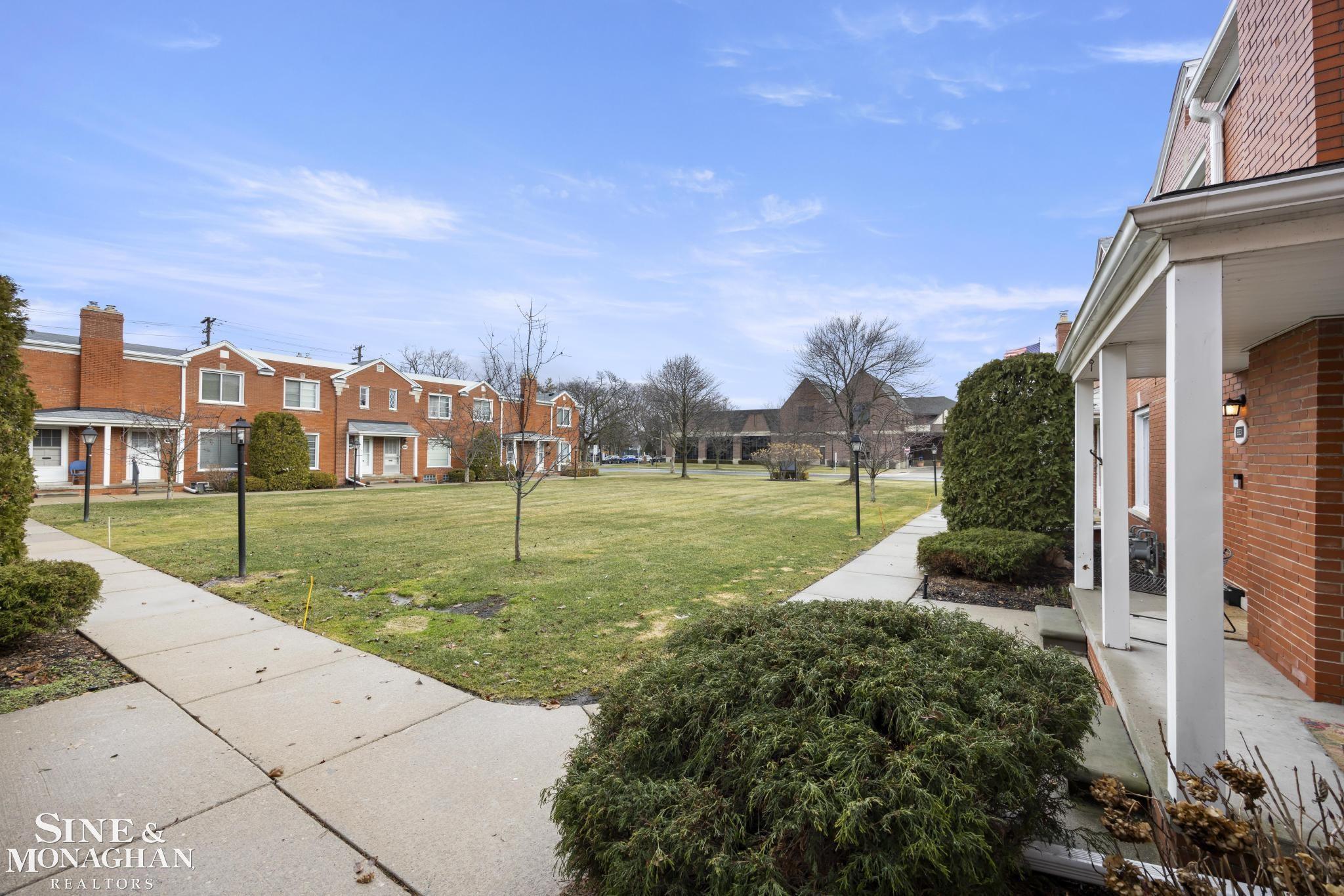 693 1/2 Saint Clair Street, Grosse Pointe, MI, 48230