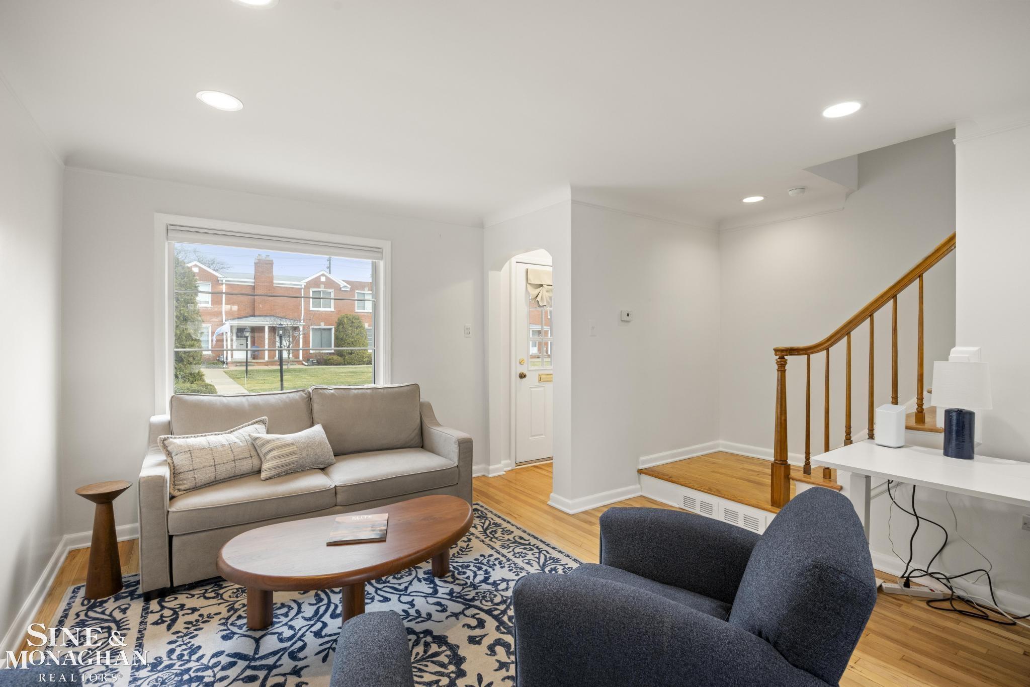 693 1/2 Saint Clair Street, Grosse Pointe, MI, 48230