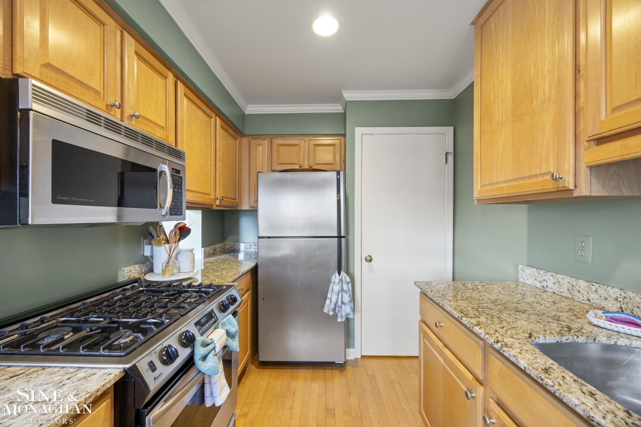 693 1/2 Saint Clair Street, Grosse Pointe, MI, 48230