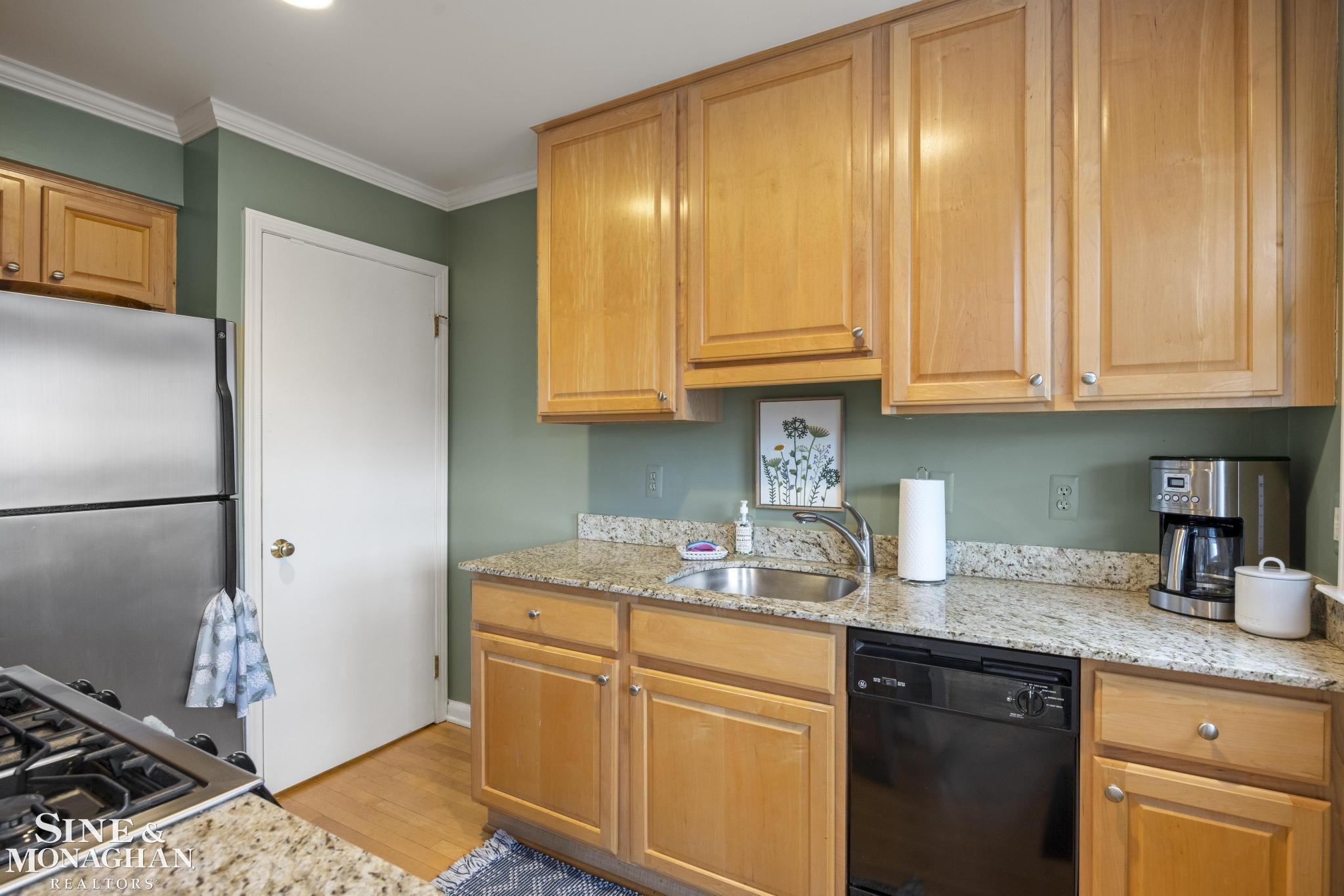 693 1/2 Saint Clair Street, Grosse Pointe, MI, 48230