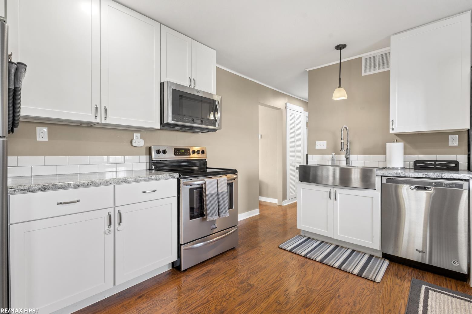 1060 S Kalamazoo Avenue, Marshall, MI, 49068