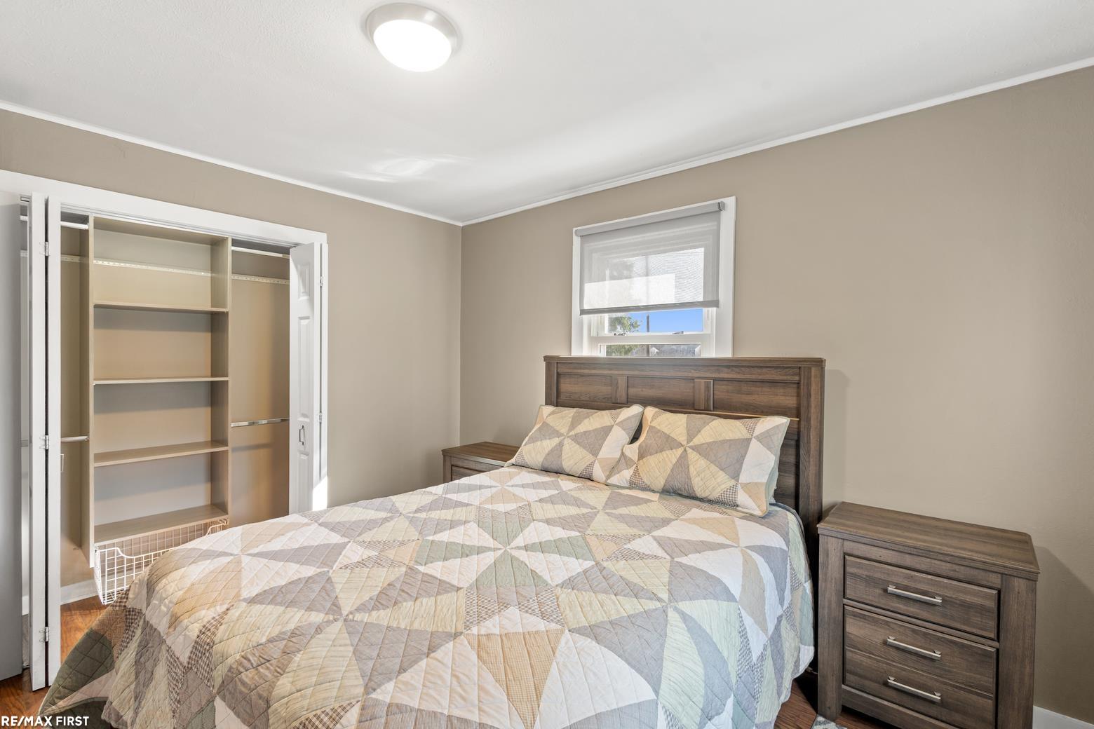 1060 S Kalamazoo Avenue, Marshall, MI, 49068