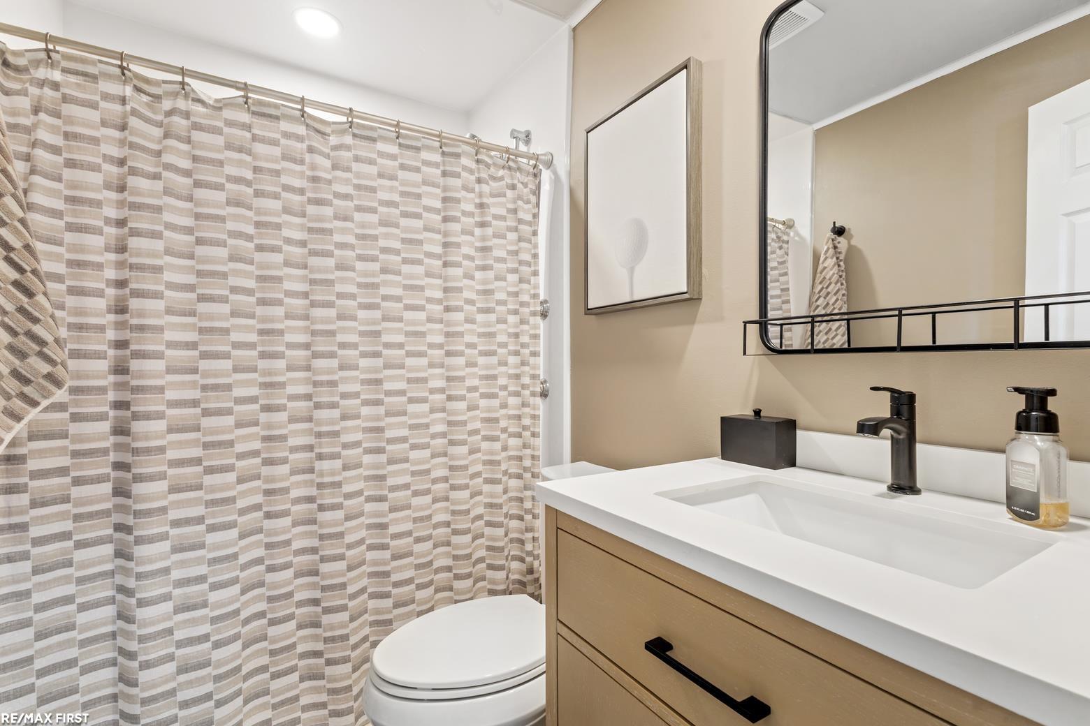 1060 S Kalamazoo Avenue, Marshall, MI, 49068