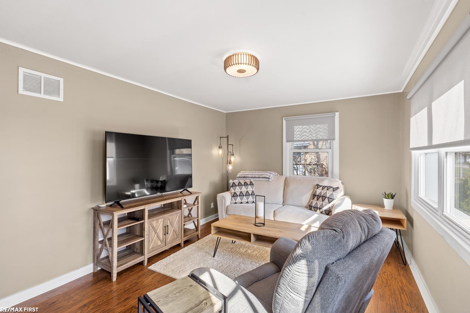 1060 S Kalamazoo Avenue, Marshall, MI, 49068