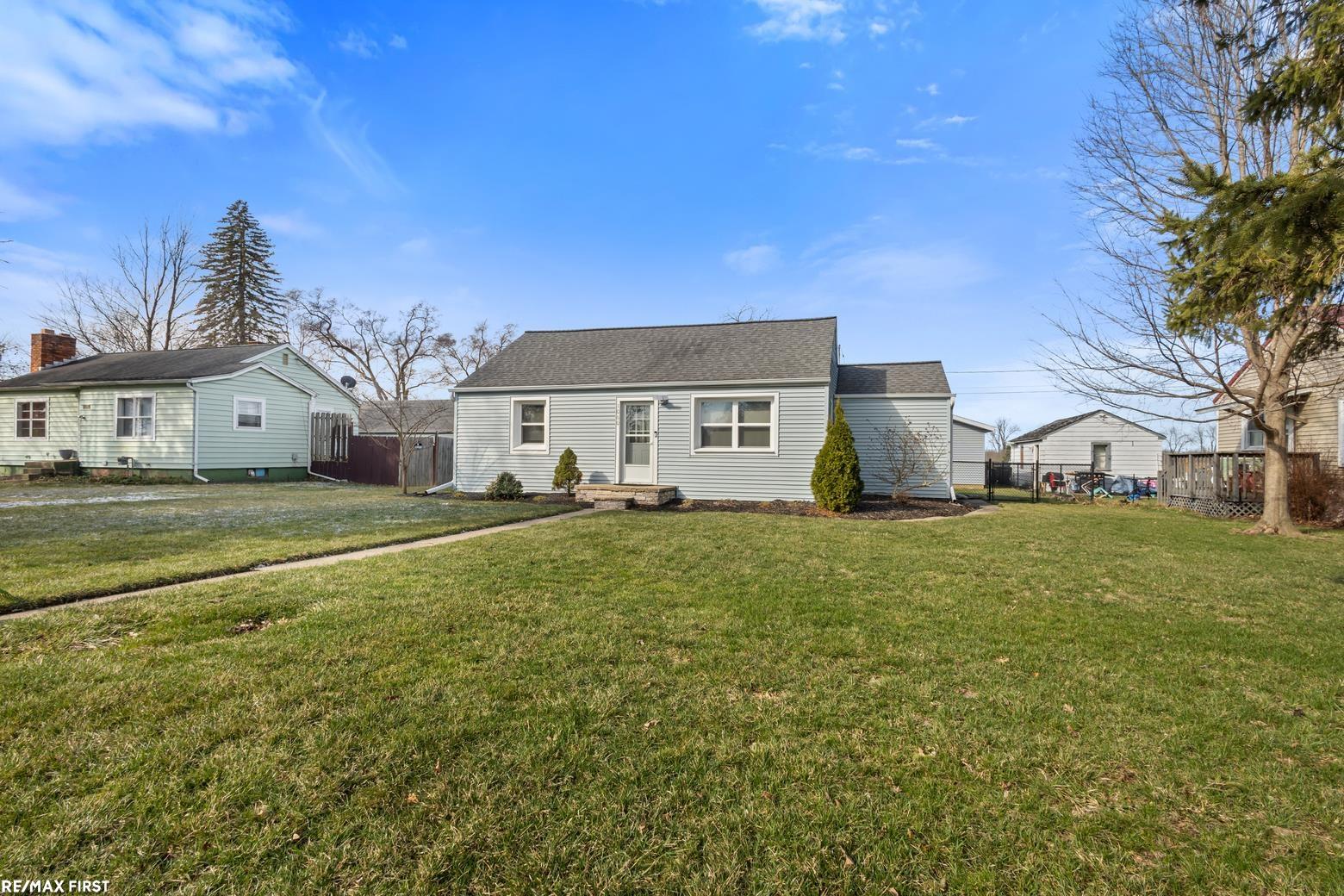 1060 S Kalamazoo Avenue, Marshall, MI, 49068