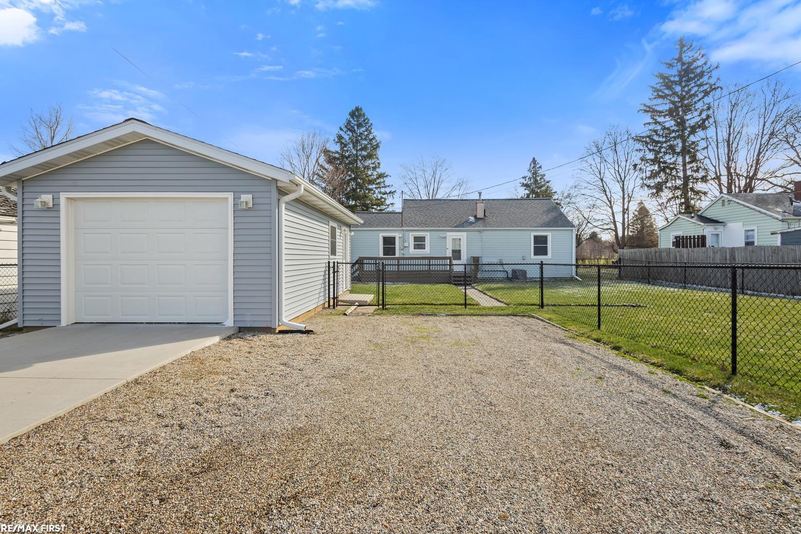 1060 S Kalamazoo Avenue, Marshall, MI, 49068