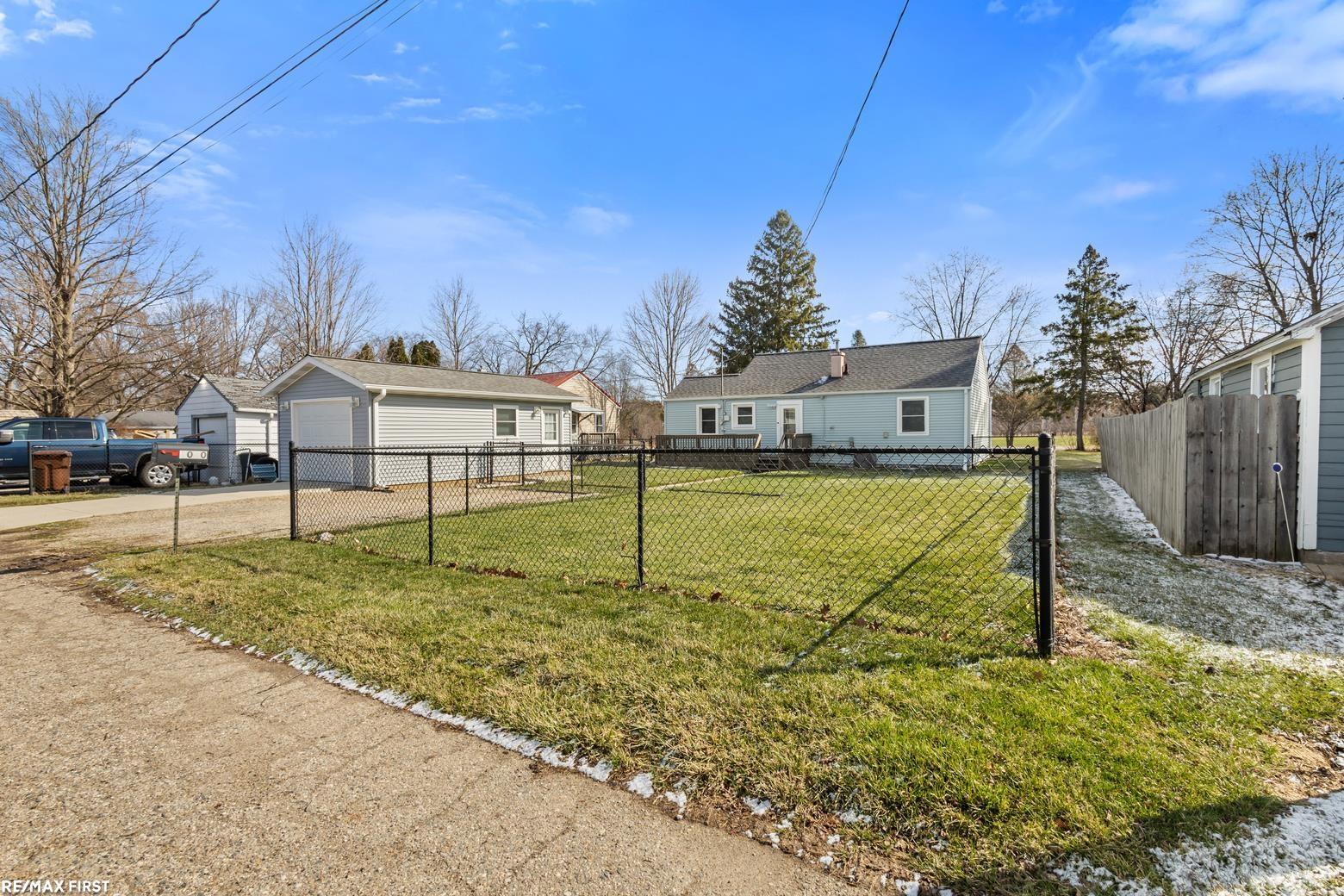 1060 S Kalamazoo Avenue, Marshall, MI, 49068