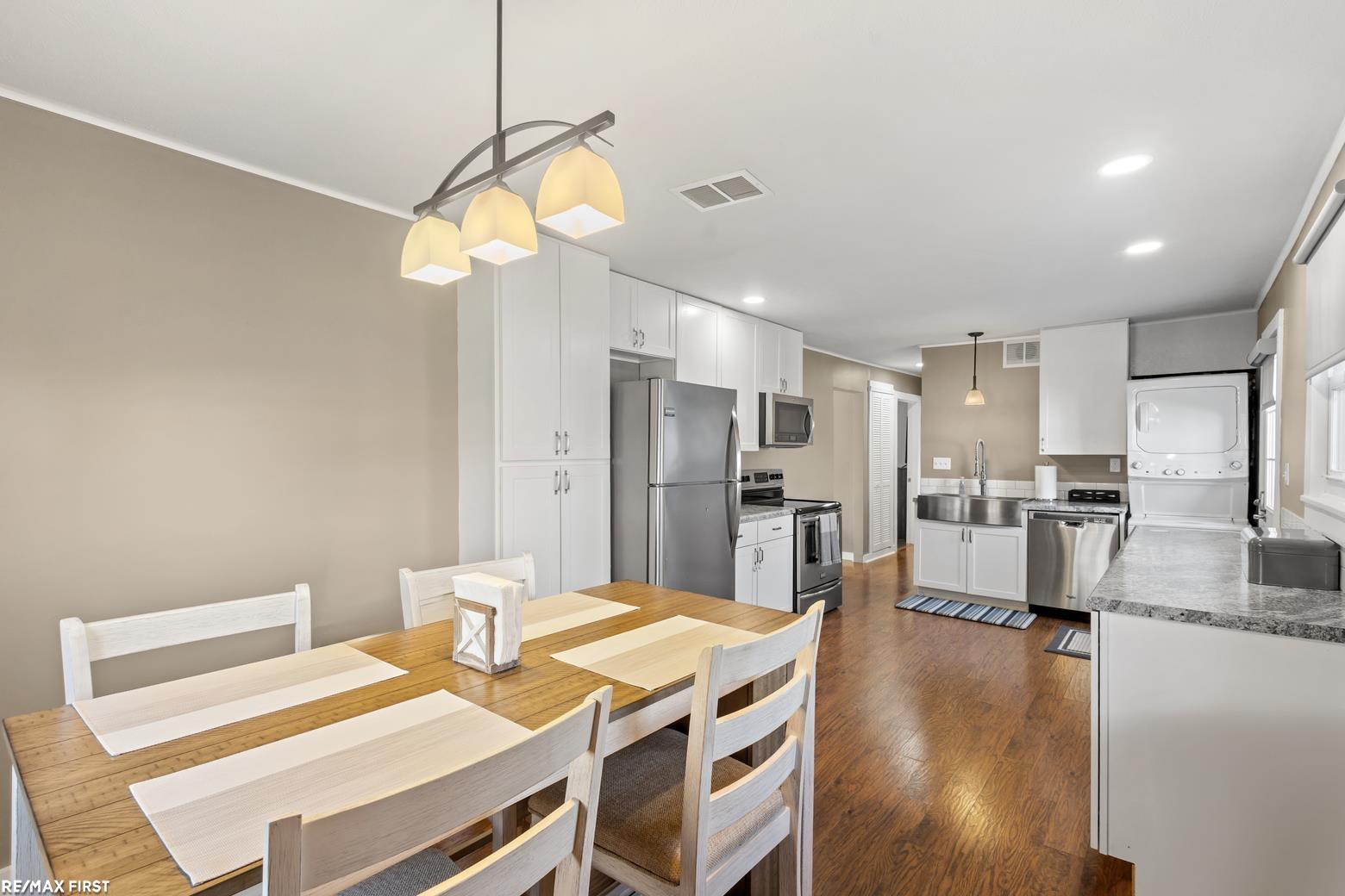 1060 S Kalamazoo Avenue, Marshall, MI, 49068