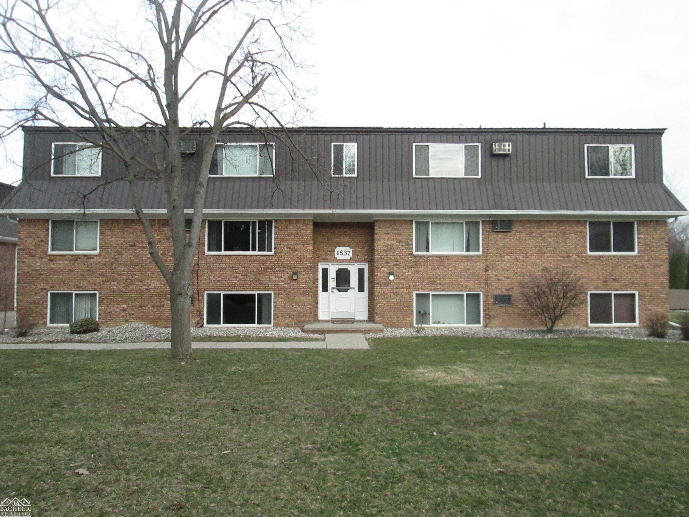 Saint Clair, MI, 48079