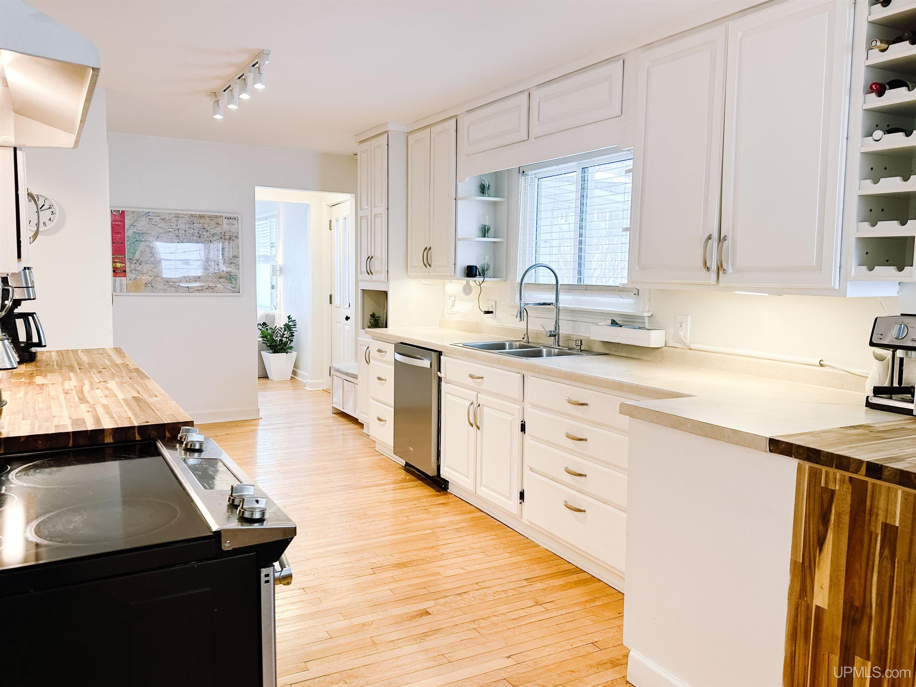 423 W Hampton Street, Marquette, MI, 49855