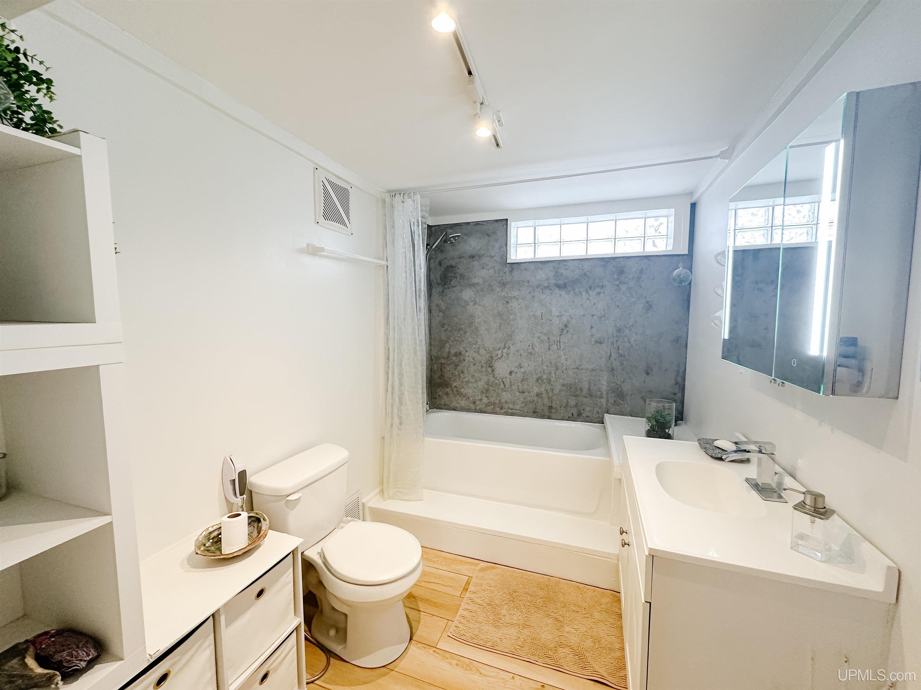 423 W Hampton Street, Marquette, MI, 49855