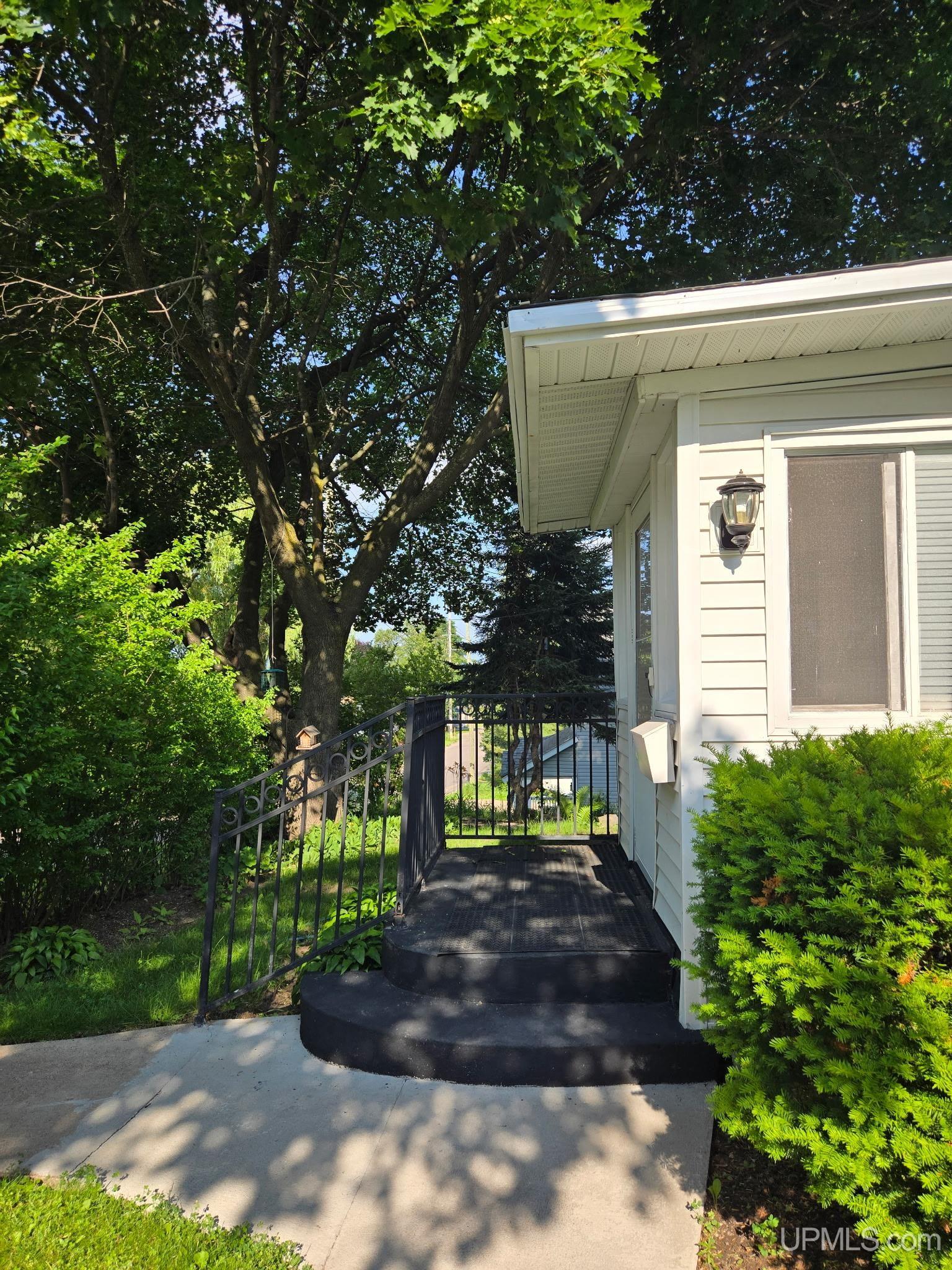 423 W Hampton Street, Marquette, MI, 49855