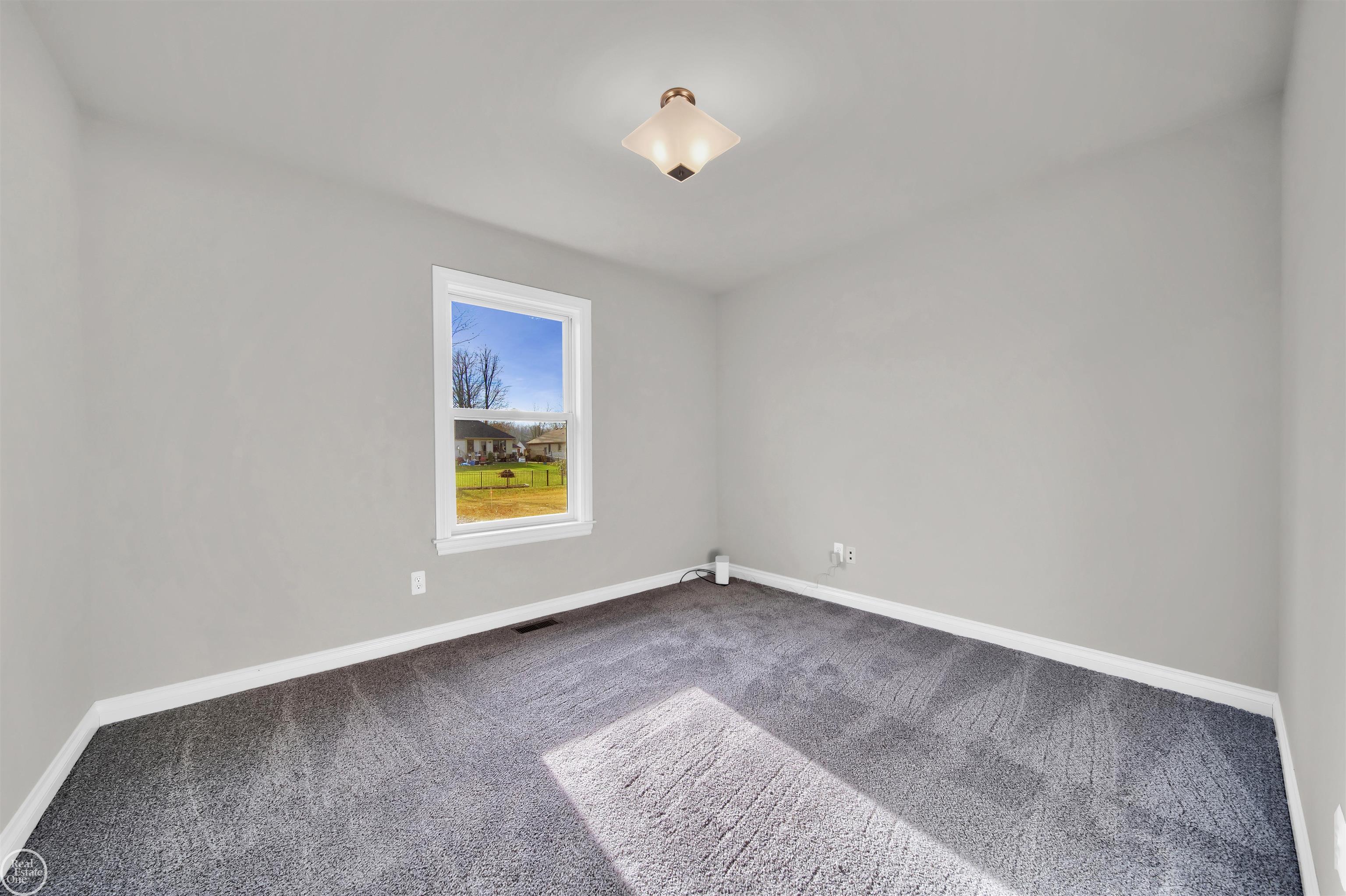 211 N Carney Road photo 11