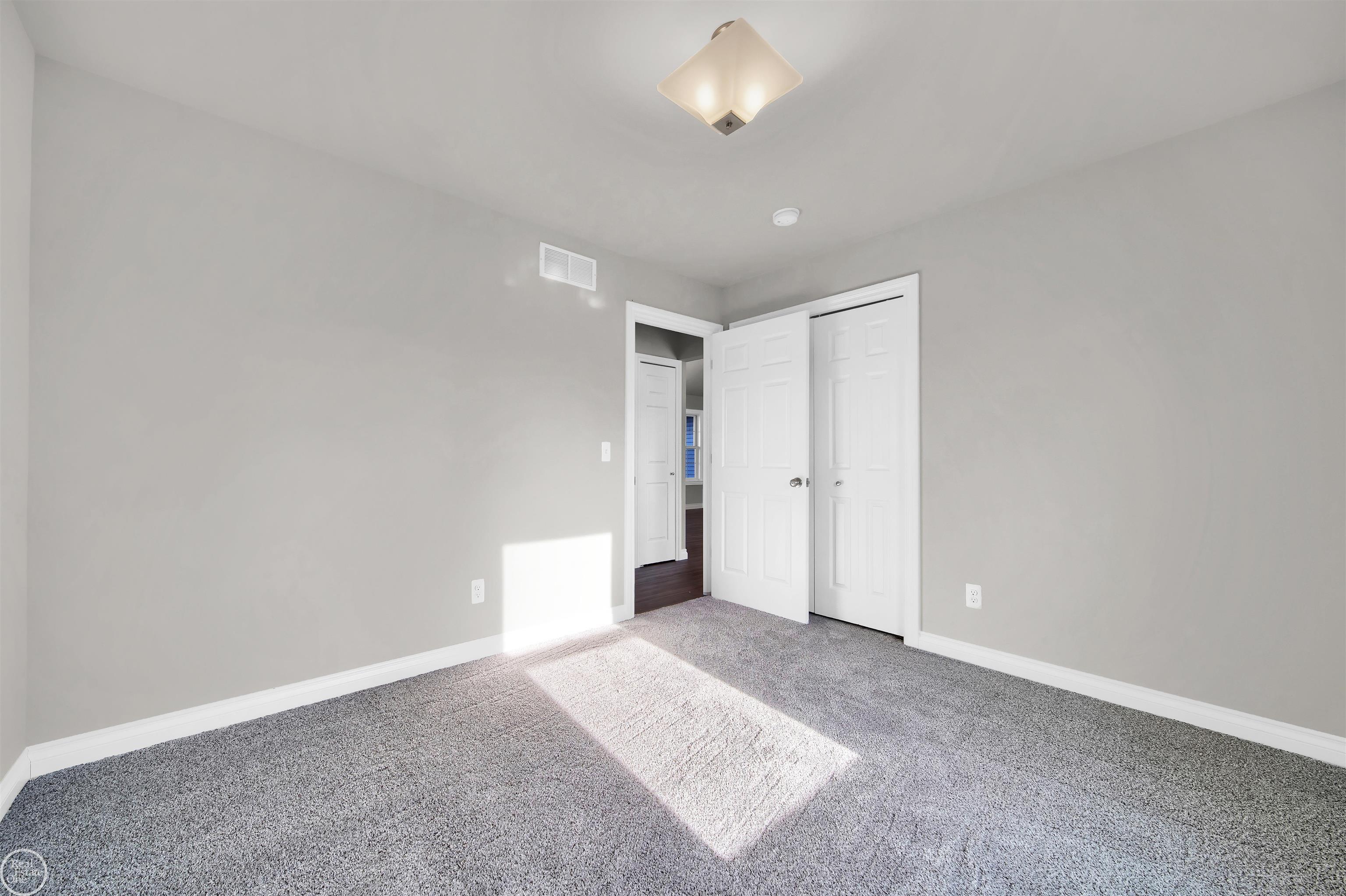 211 N Carney Road photo 12