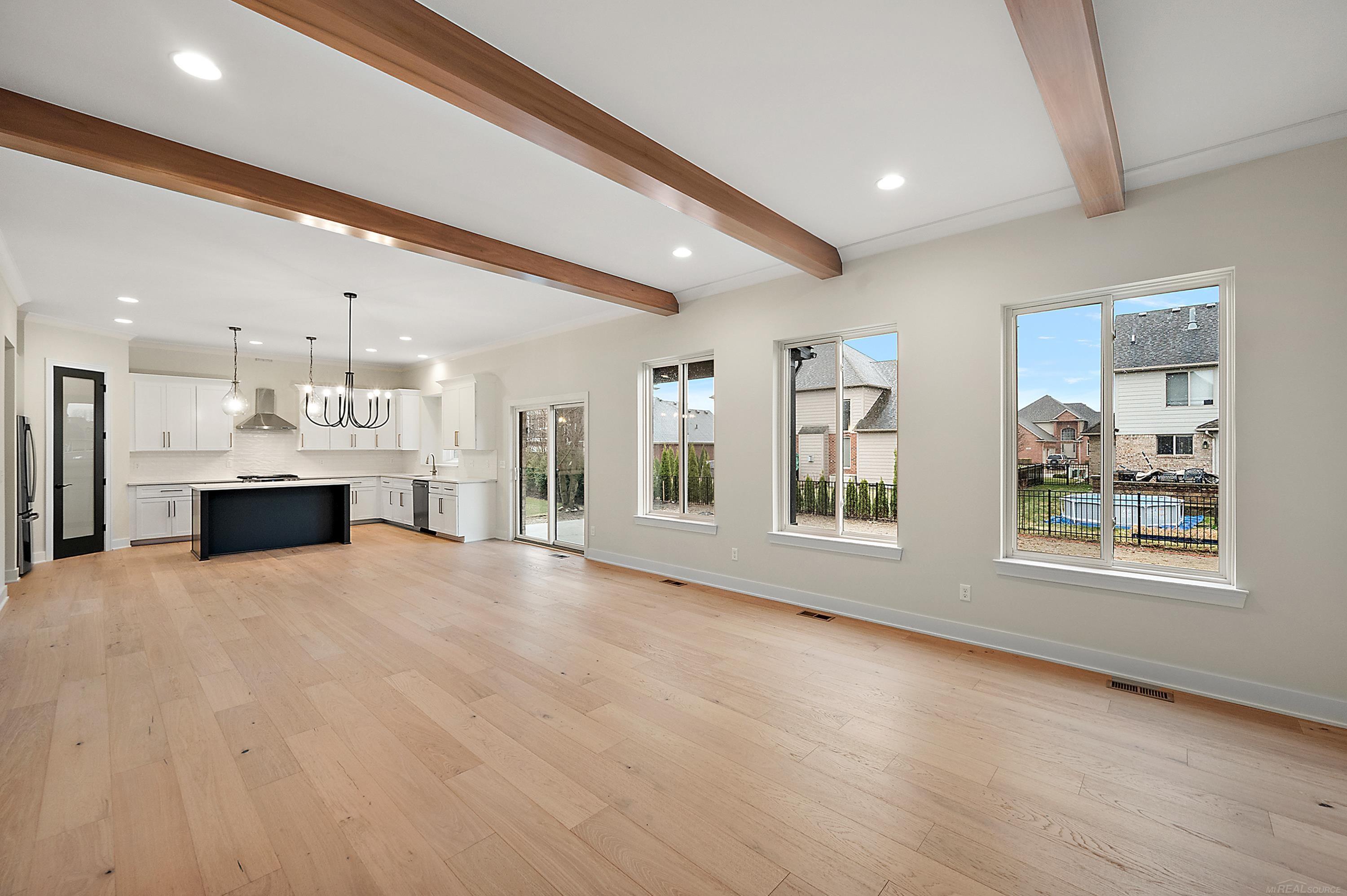 17000 Pienza Drive, Macomb, MI, 48042