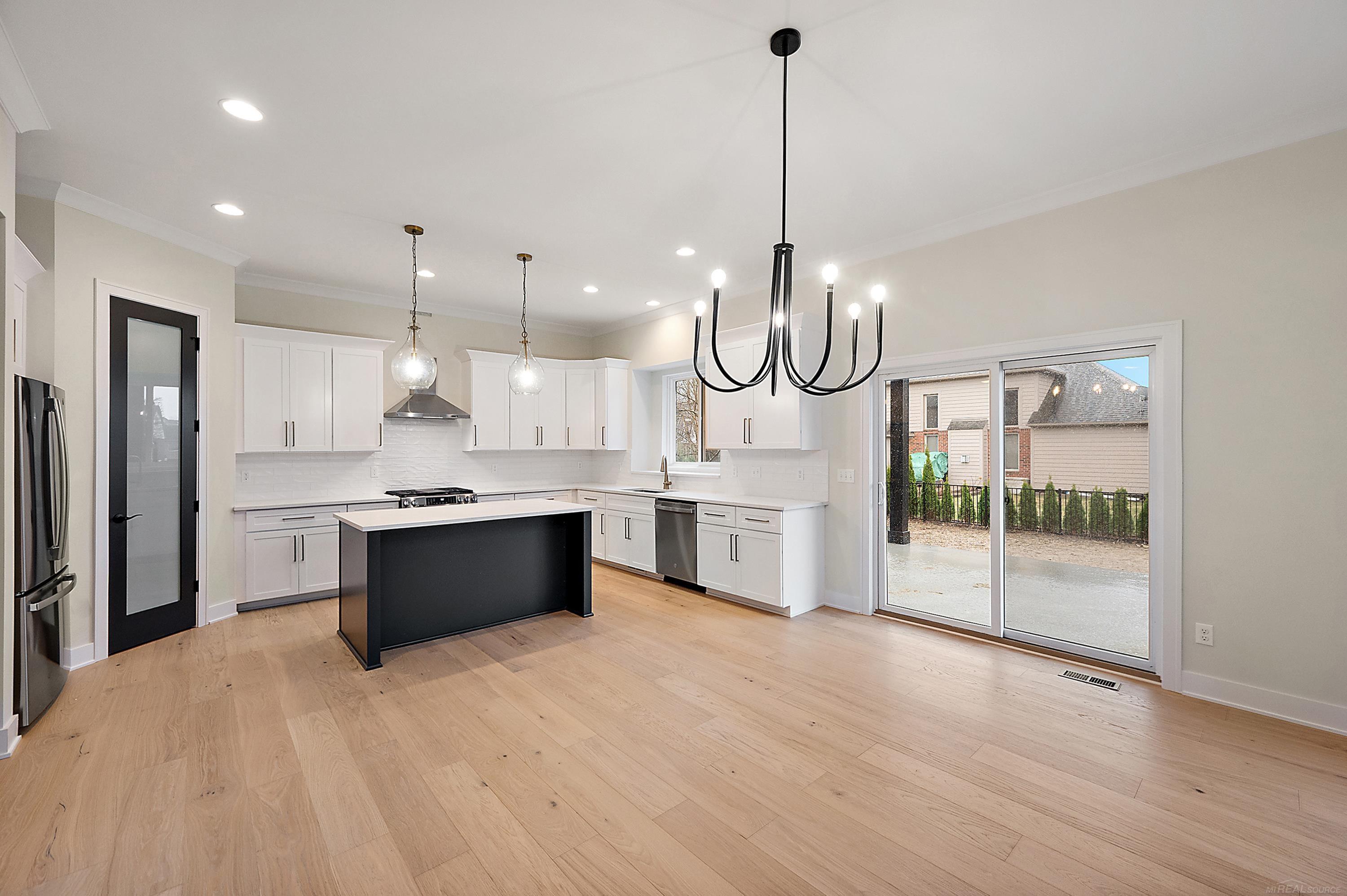 17000 Pienza Drive, Macomb, MI, 48042