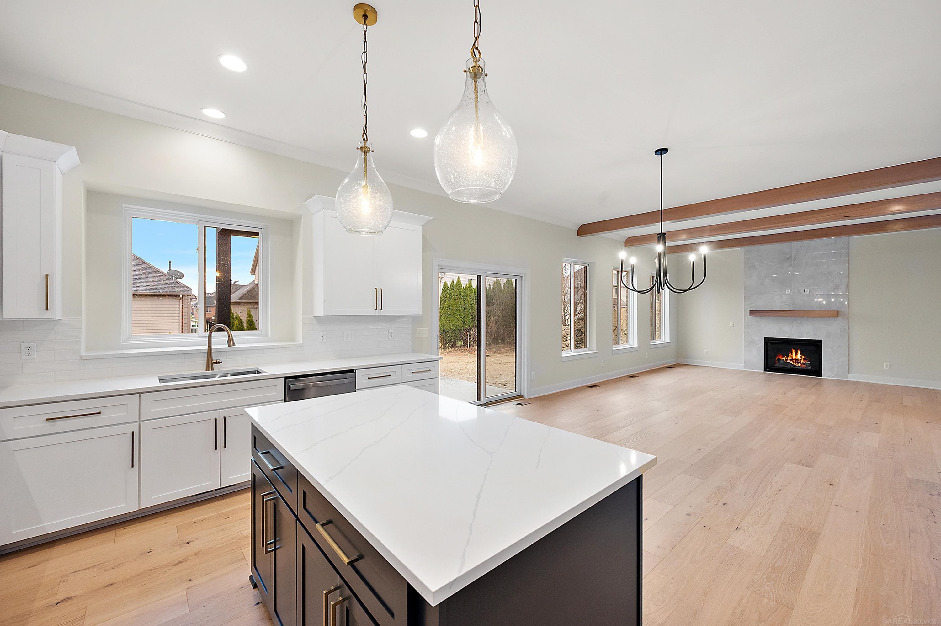 17000 Pienza Drive, Macomb, MI, 48042