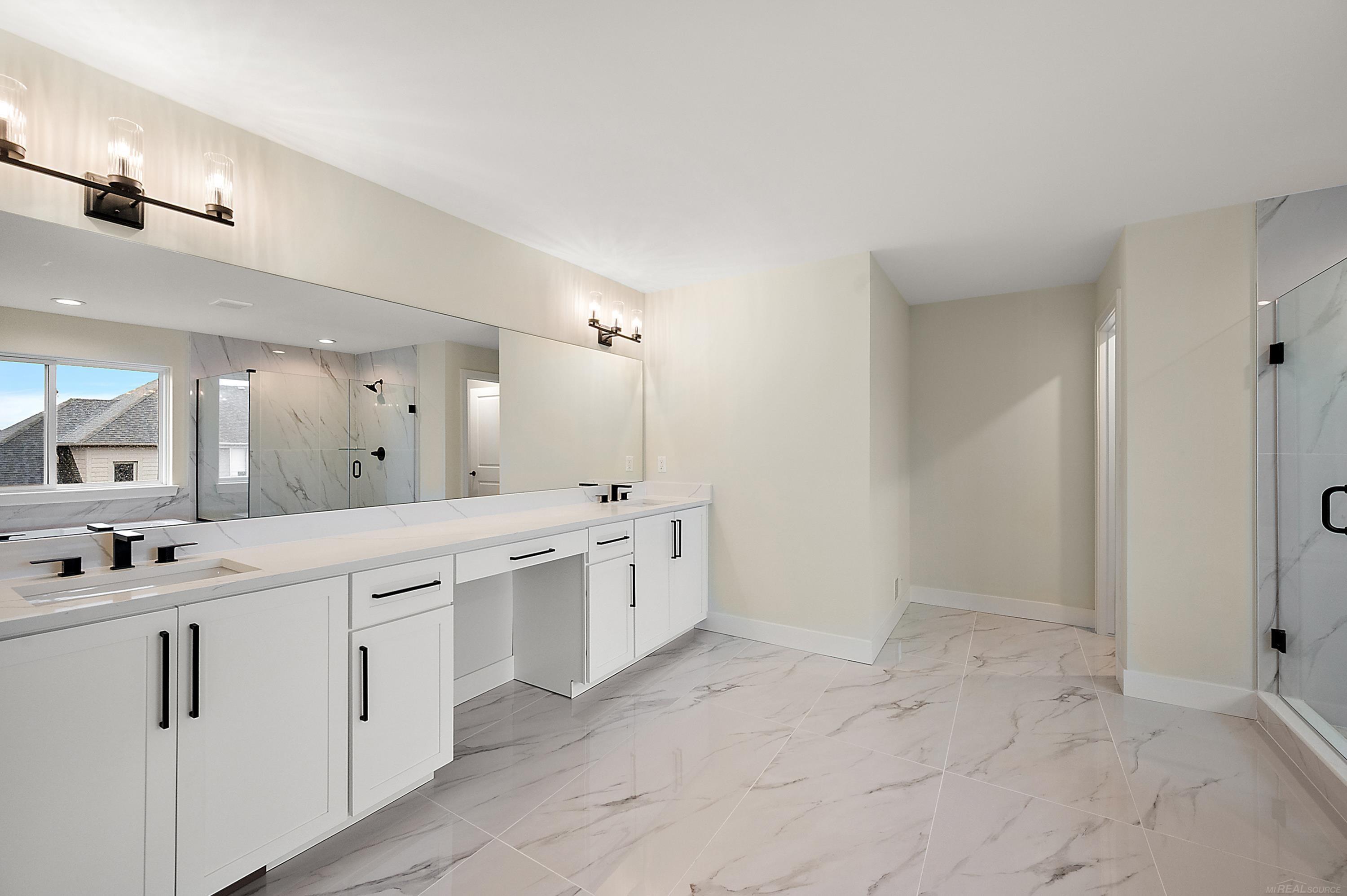 17000 Pienza Drive, Macomb, MI, 48042