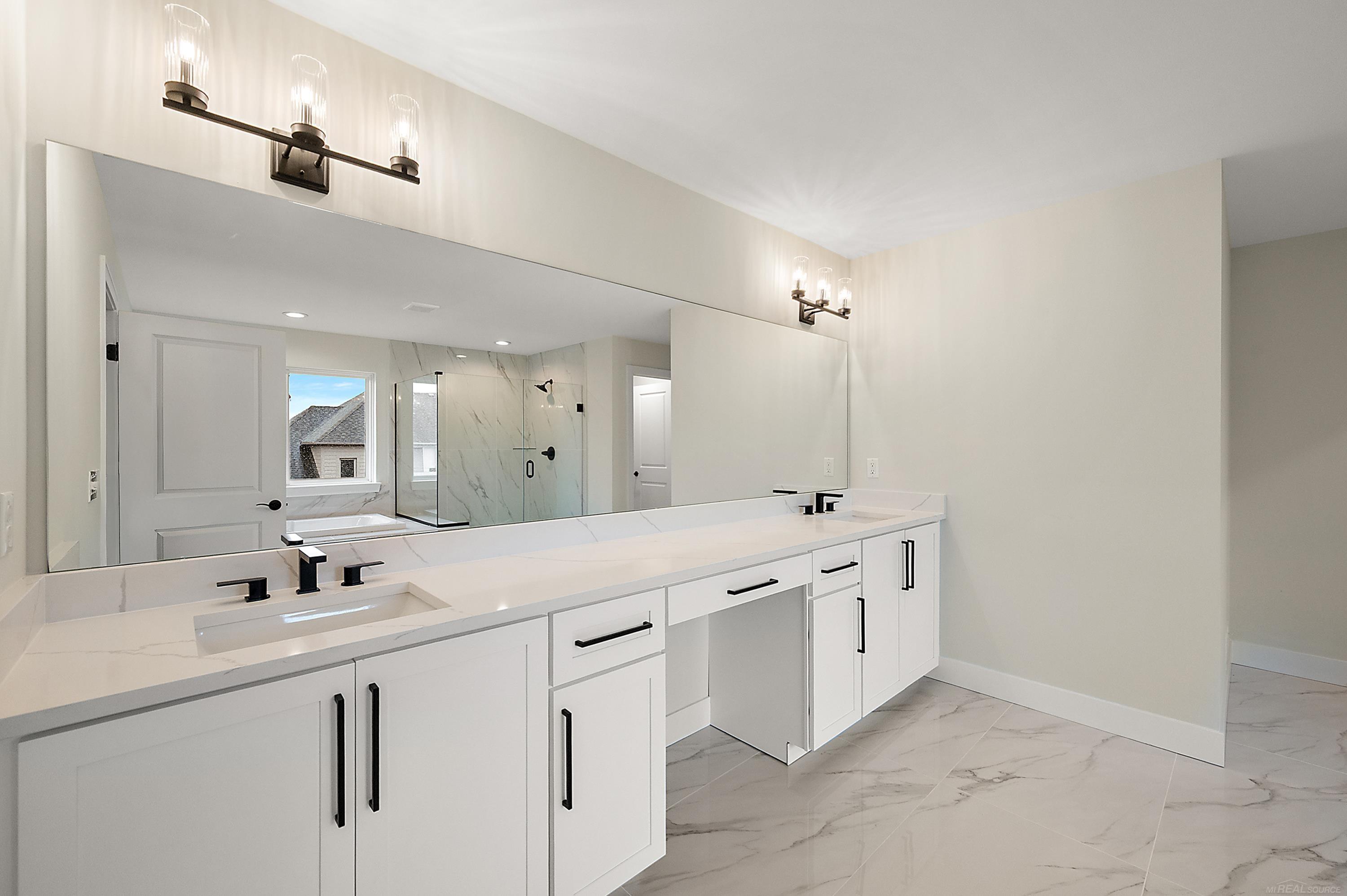 17000 Pienza Drive, Macomb, MI, 48042