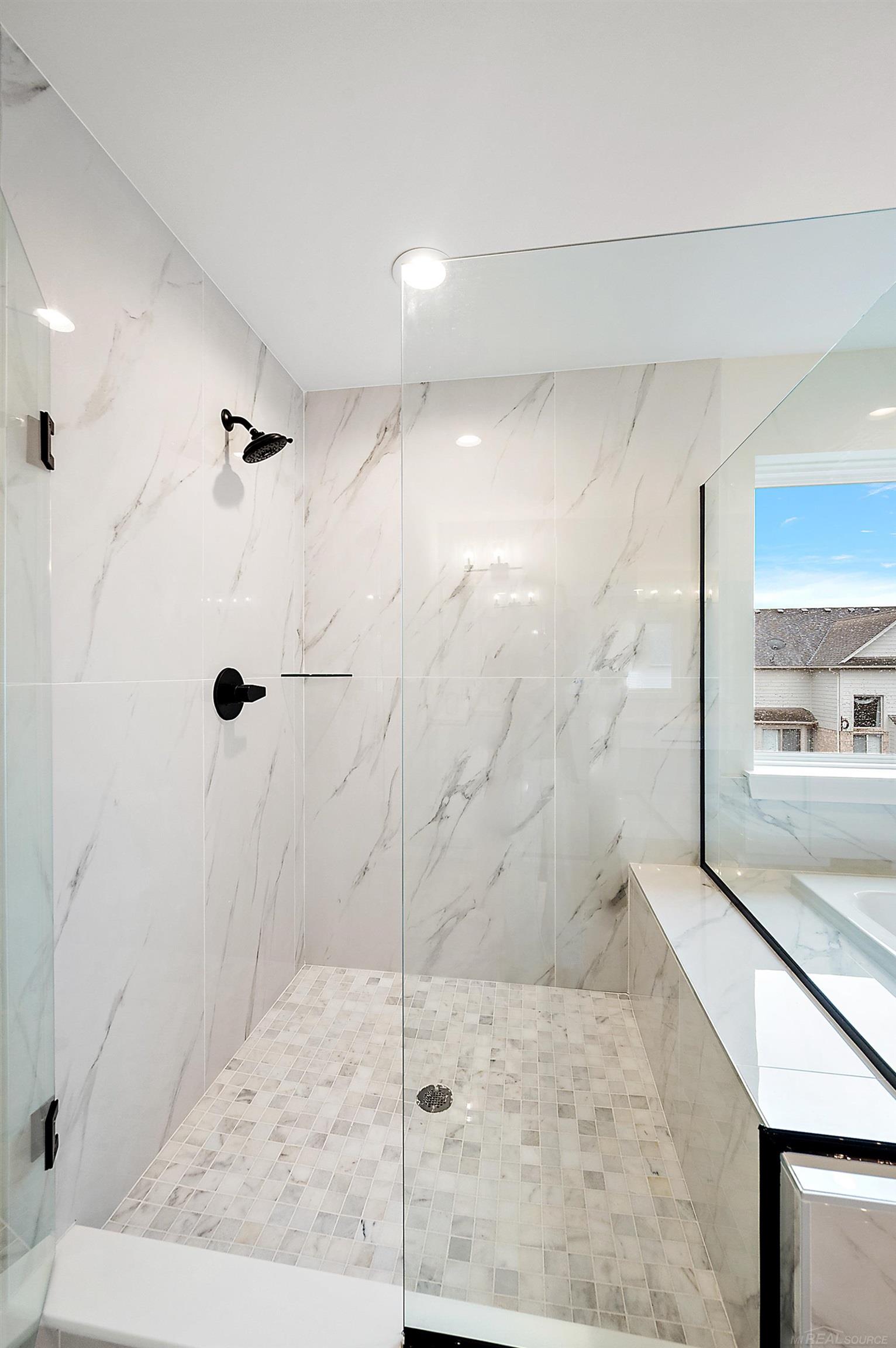 17000 Pienza Drive, Macomb, MI, 48042