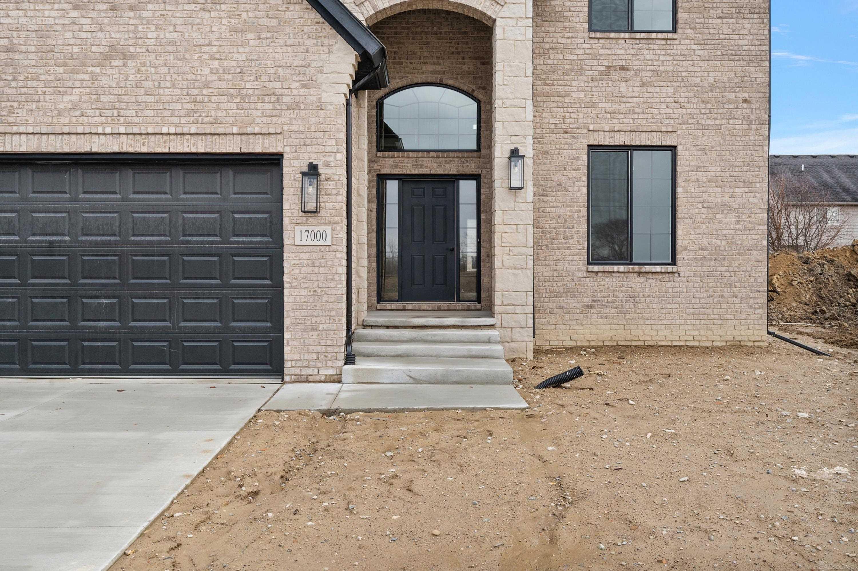 17000 Pienza Drive, Macomb, MI, 48042