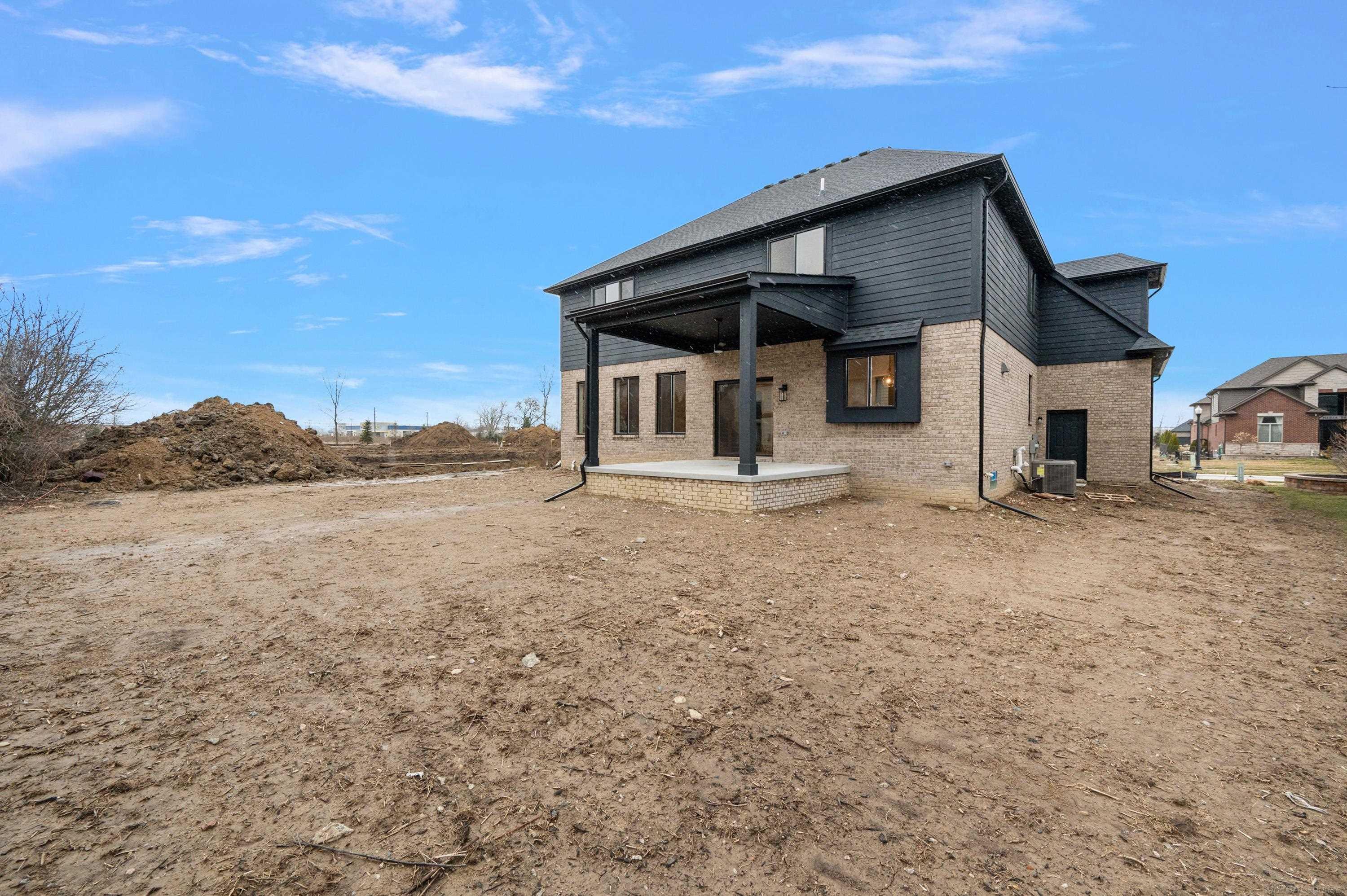 17000 Pienza Drive, Macomb, MI, 48042