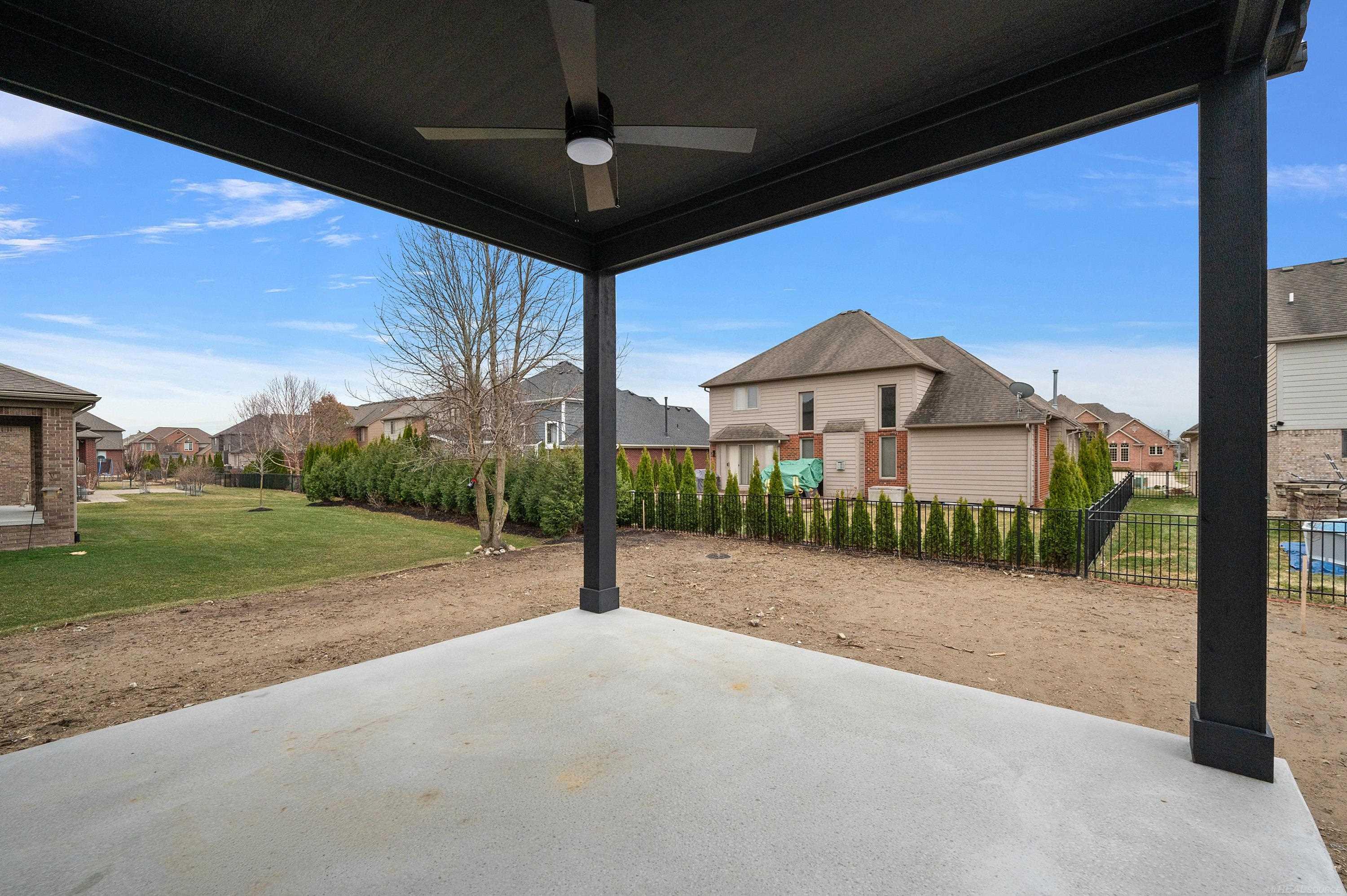 17000 Pienza Drive, Macomb, MI, 48042