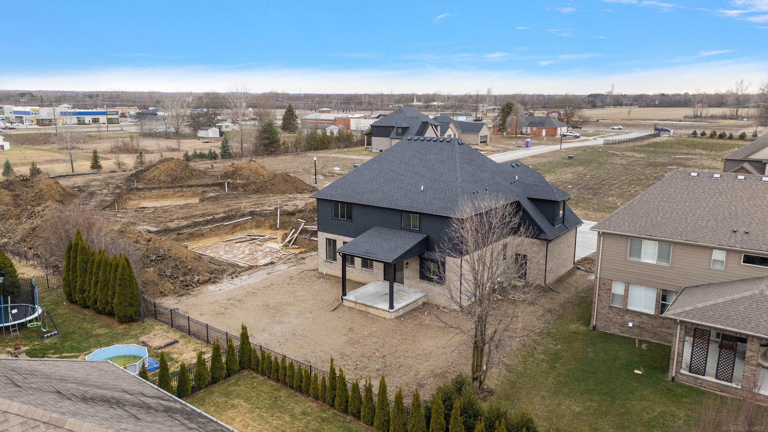 17000 Pienza Drive, Macomb, MI, 48042