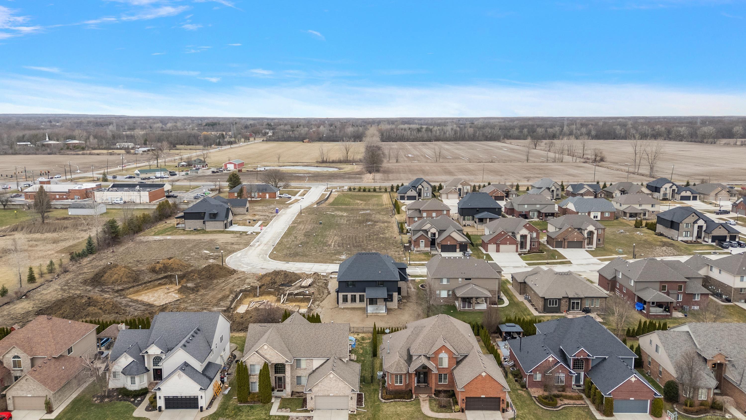 17000 Pienza Drive, Macomb, MI, 48042