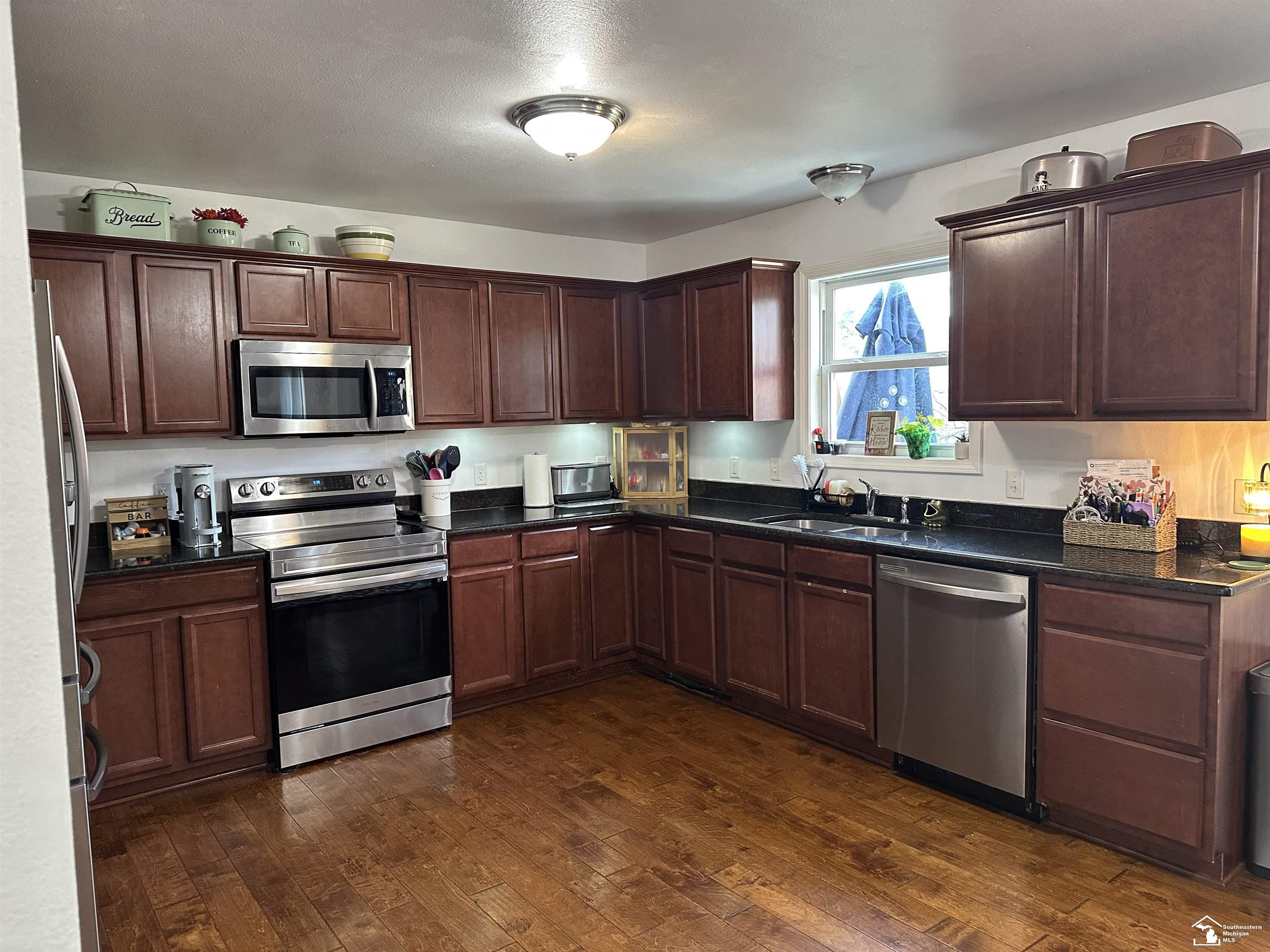 Homes for sale in Temperance, MI | 736 Grand Oak Dr, Temperance, MI 48182 | MLS# 50201731