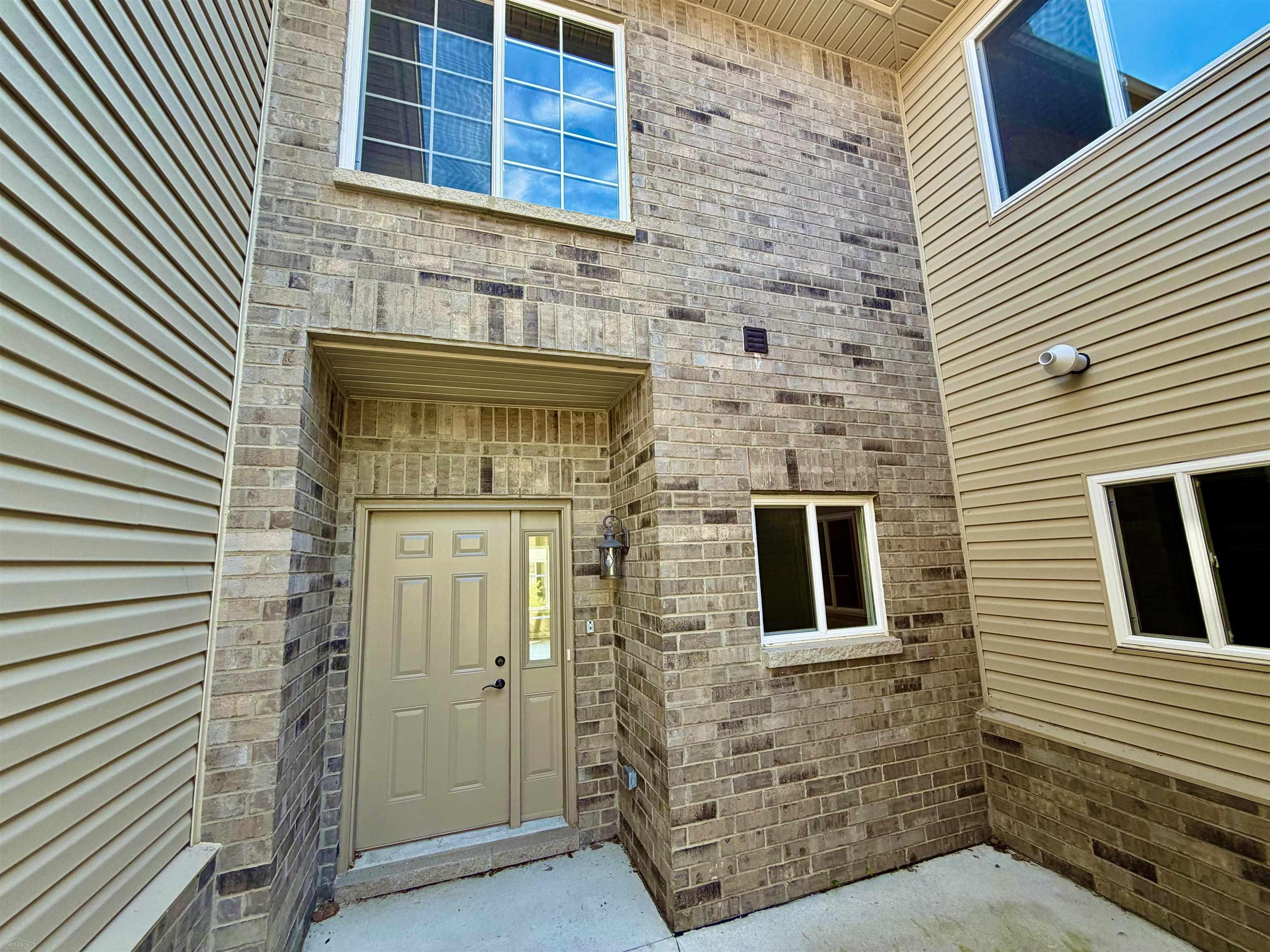 Photo 3 of Condo for sale at 16520 Savor Ln, Clinton Township, MI 48035 | MLS# 58050201750 | Listing updated on 2026-09-14