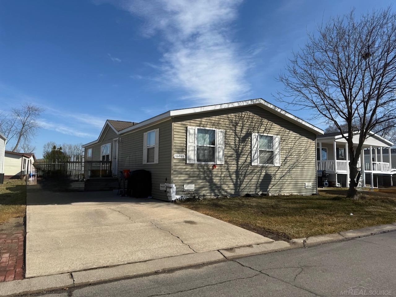 Homes for sale in Clinton Township, MI | 15359 Cartier Dr, Clinton Township, MI 48038 | MLS# 50201797