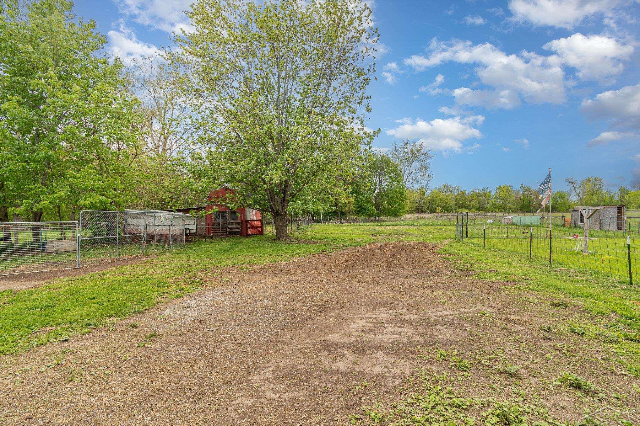 2430 S 4 Mile Road, Kawkawlin, MI, 48631