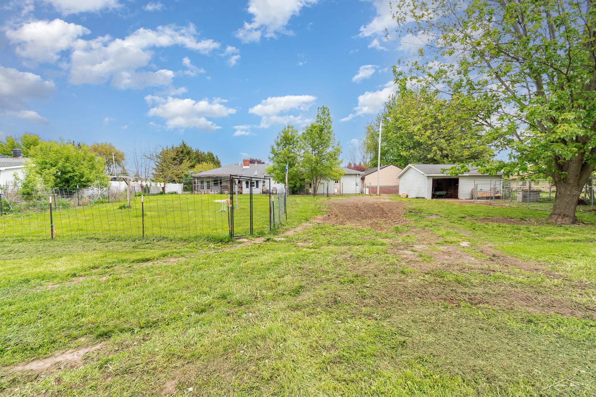 2430 S 4 Mile Road, Kawkawlin, MI, 48631