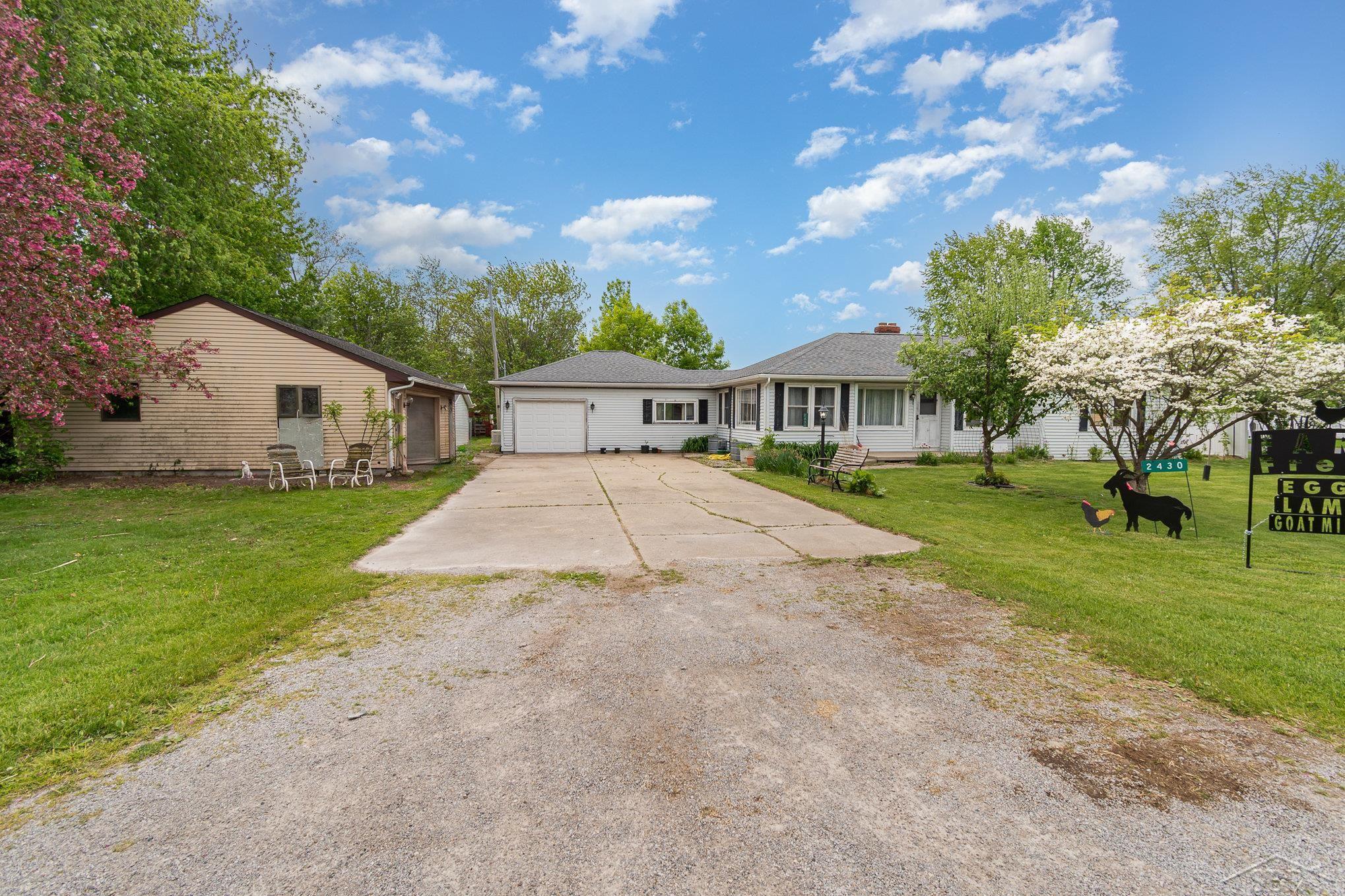 2430 S 4 Mile Road, Kawkawlin, MI, 48631