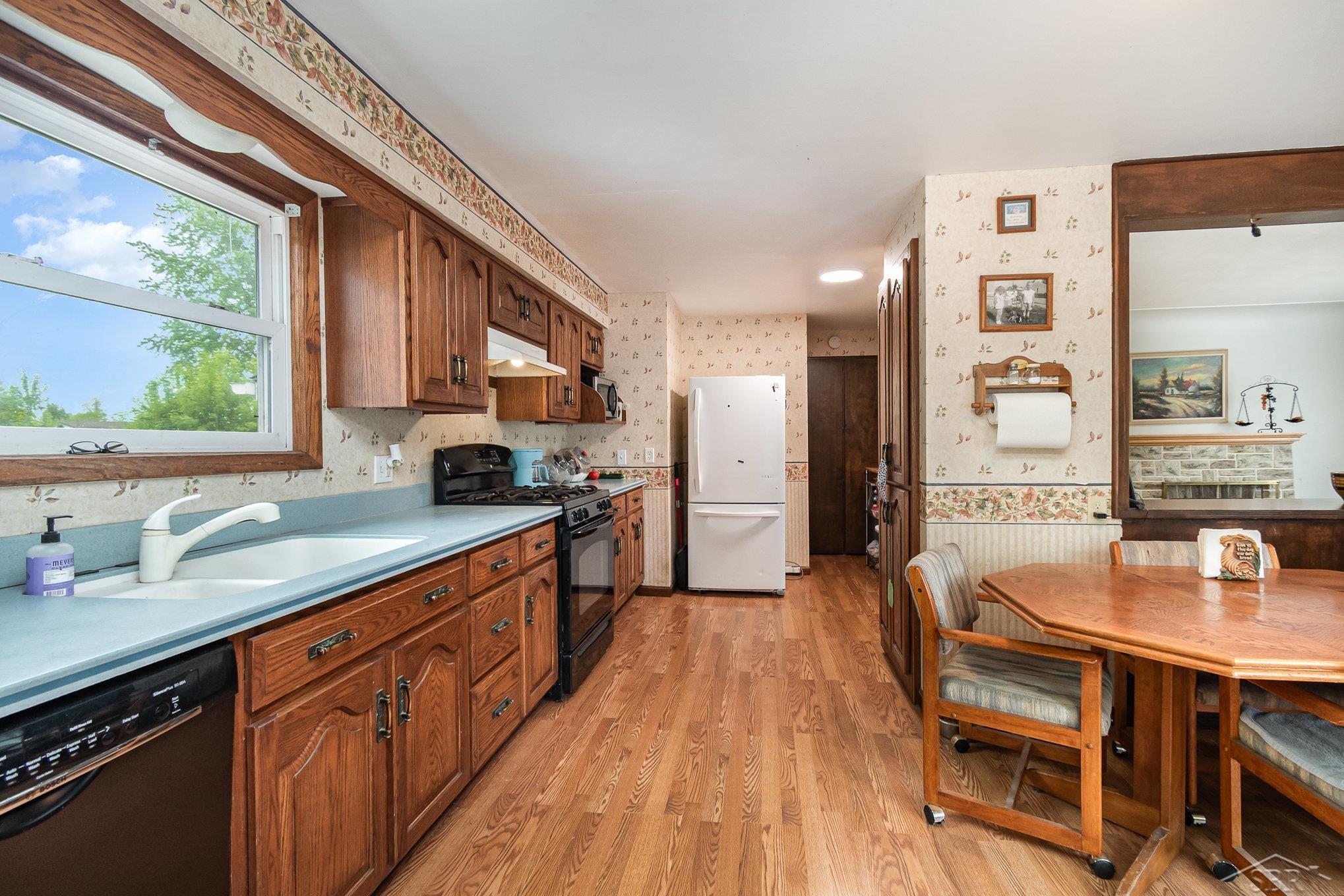 2430 S 4 Mile Road, Kawkawlin, MI, 48631