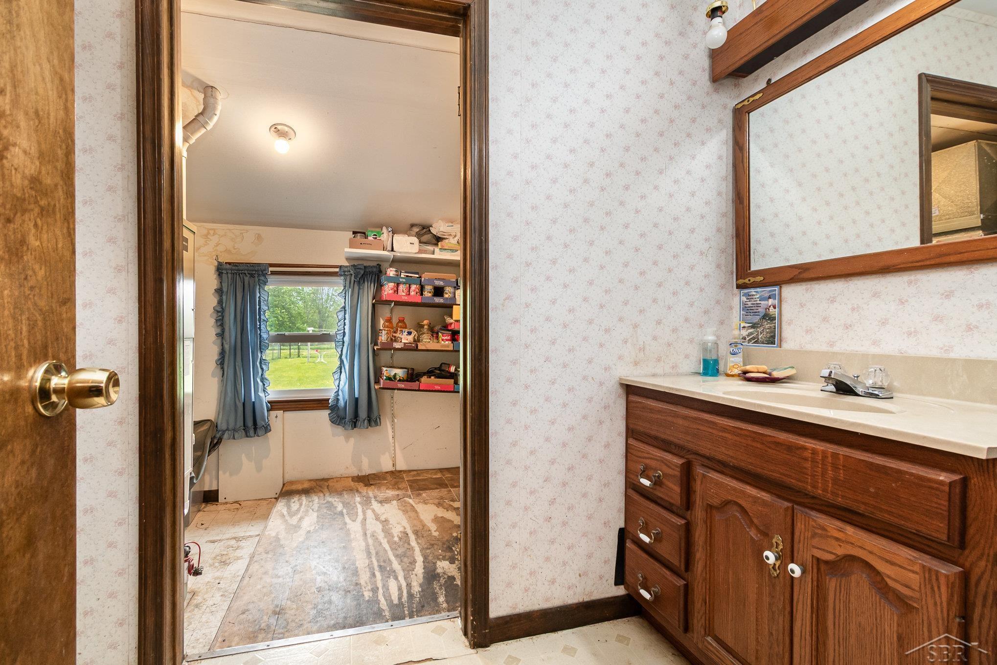 2430 S 4 Mile Road, Kawkawlin, MI, 48631