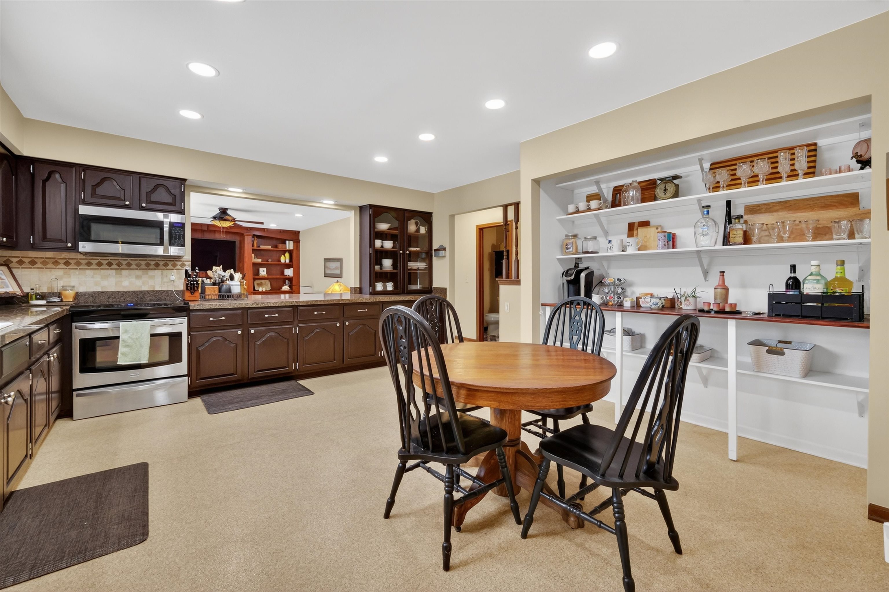 46922 Ben Franklin Drive, Shelby Twp, MI, 48315